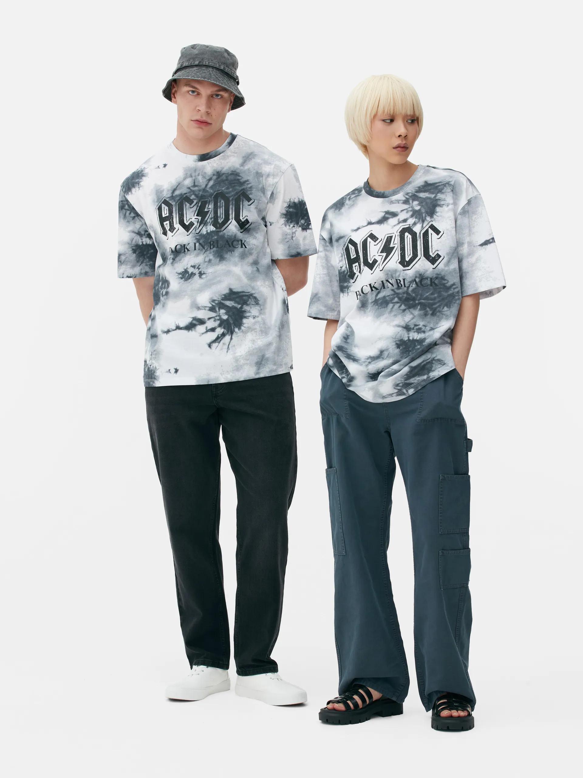 „AC/DC“ T-Shirt in Batikoptik