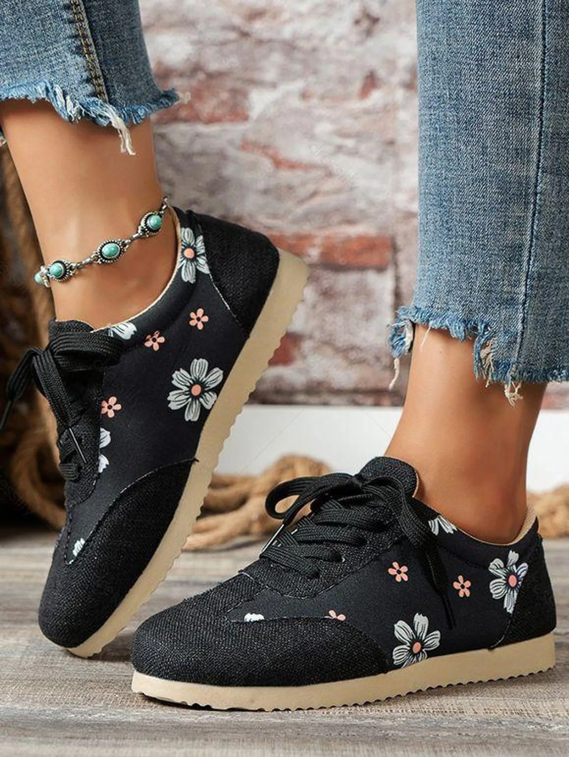 Colorblock Floral Pattern Patchwork Lace Up Vintage Flat Shoes