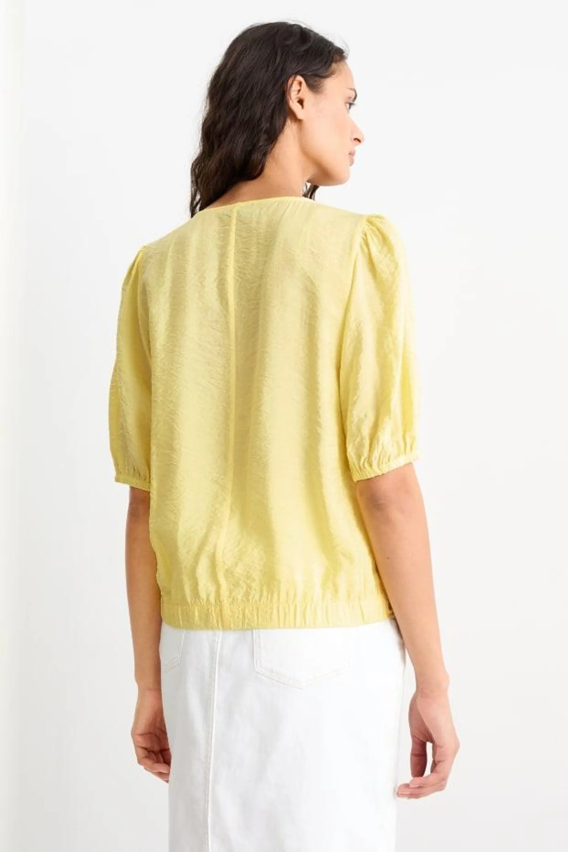 Blouse with knot detail