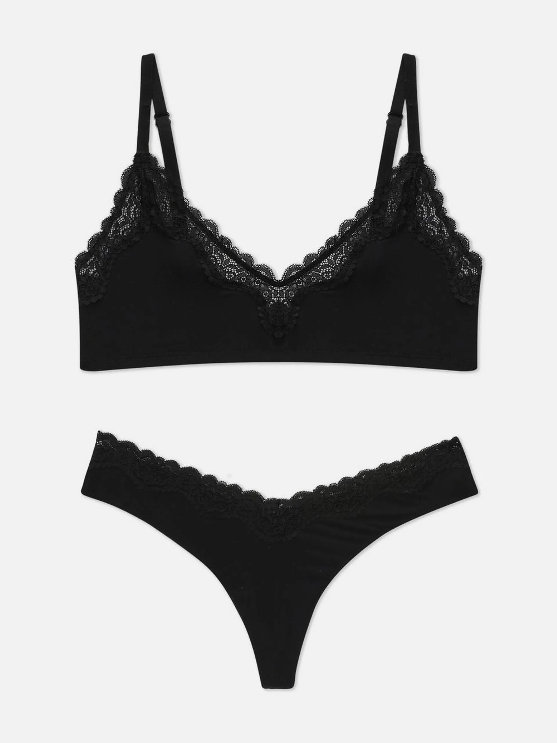 Ensemble soutien-gorge non rembourré et string à liseré en dentelle