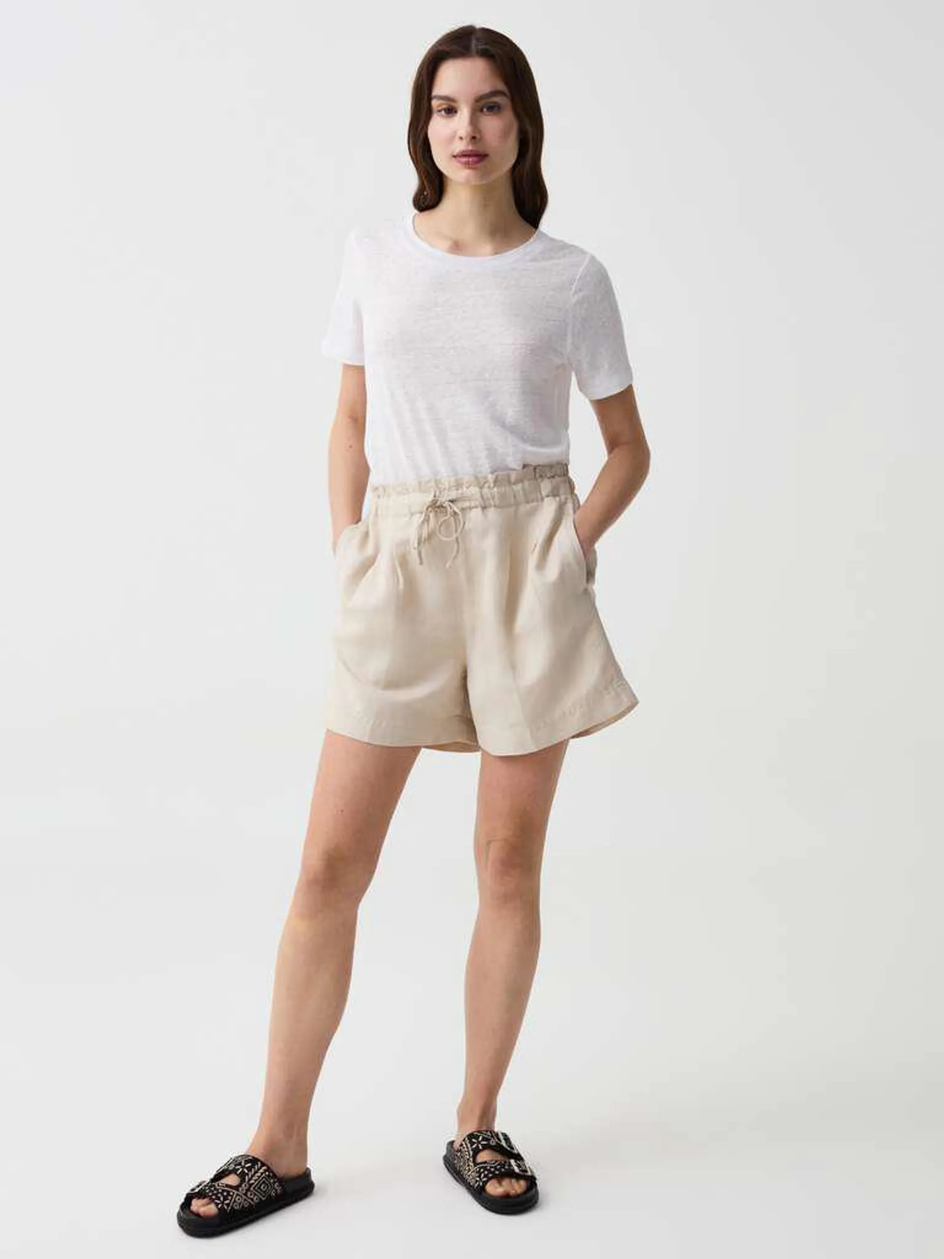 Sand Linen and viscose shorts with darts