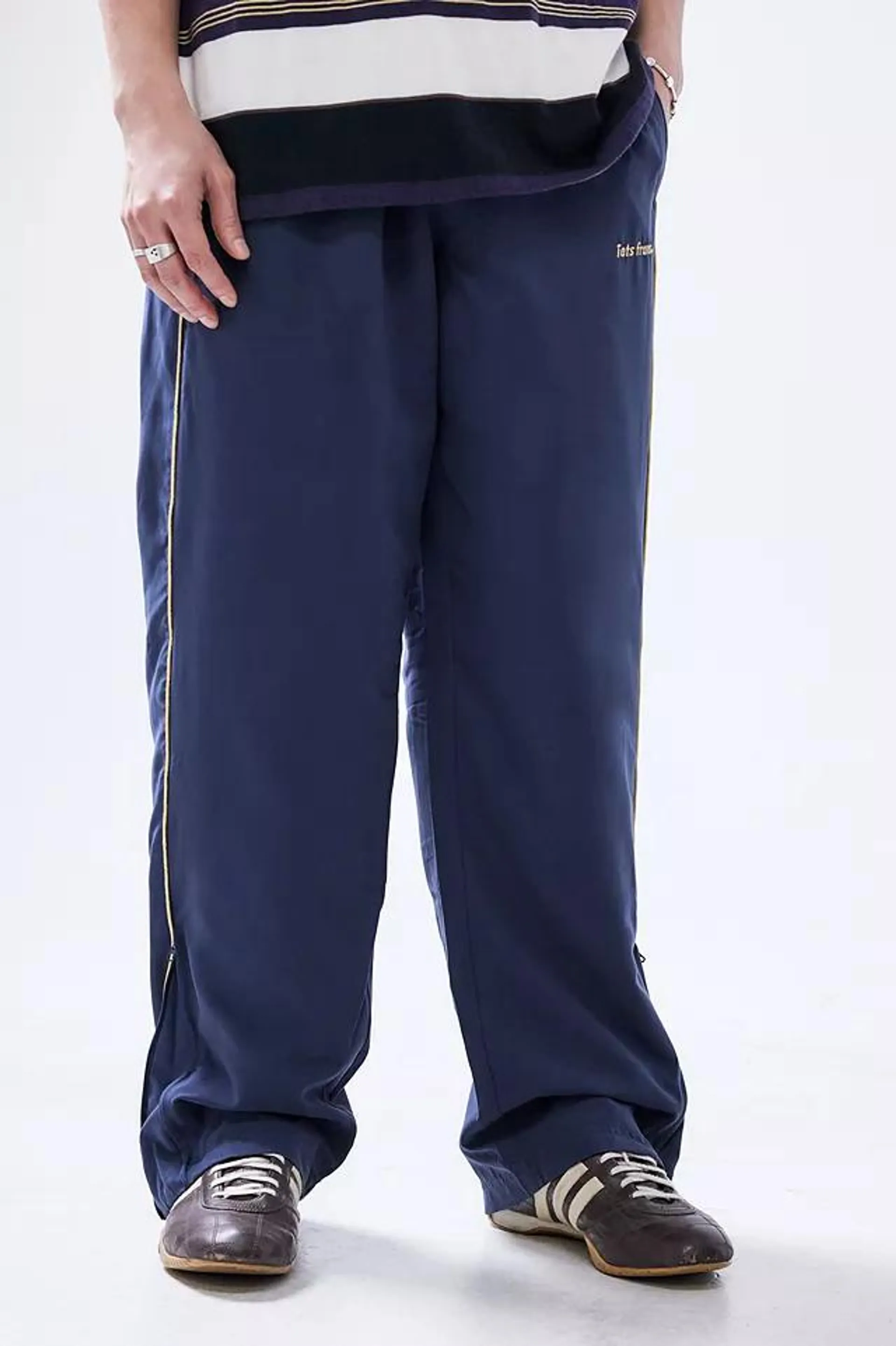 iets frans... - Pantalon de survêtement en microfibre Finn bleu marine