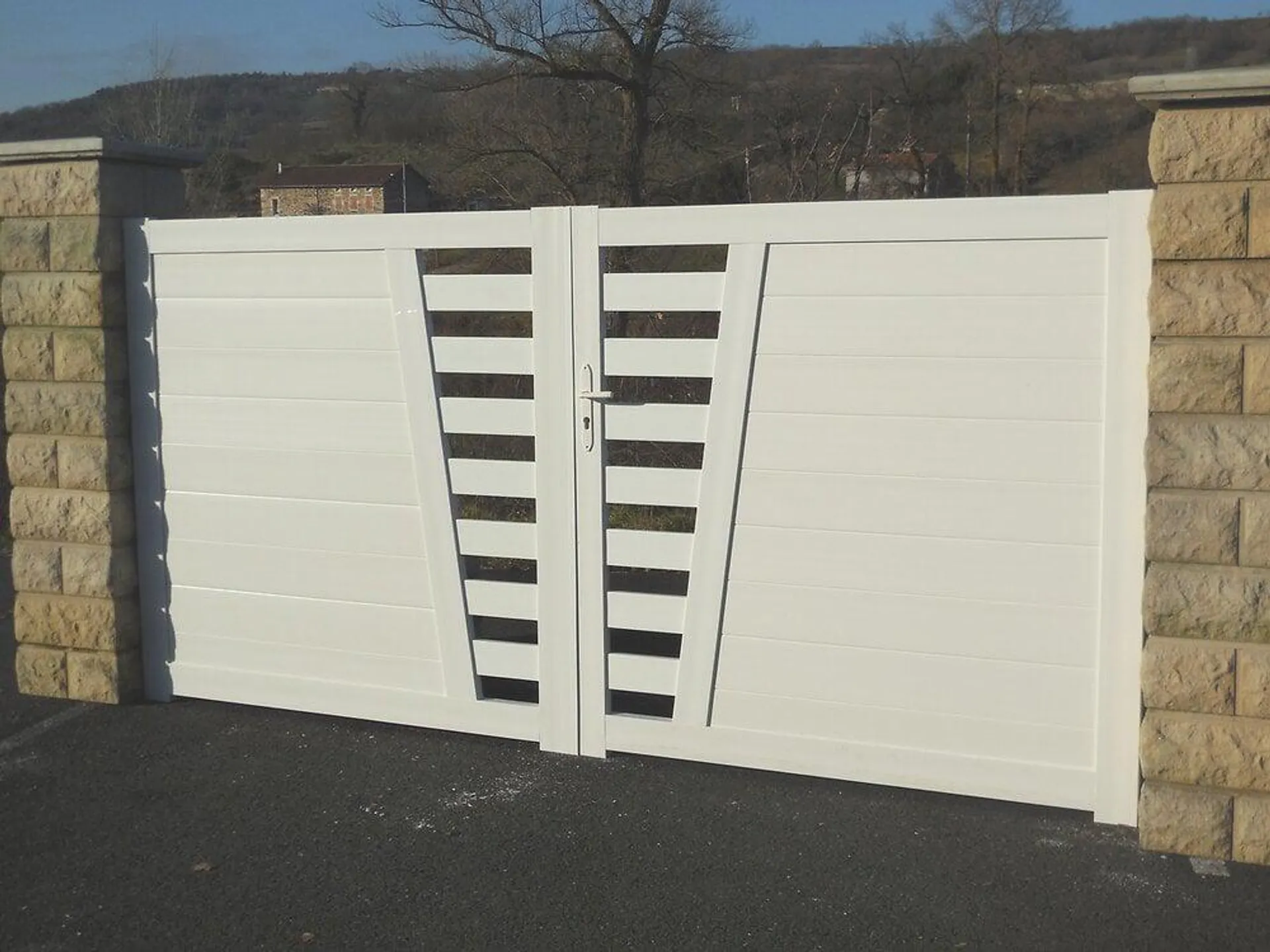 Portail PVC semi-ajouré - Blanc - 3x1,50m