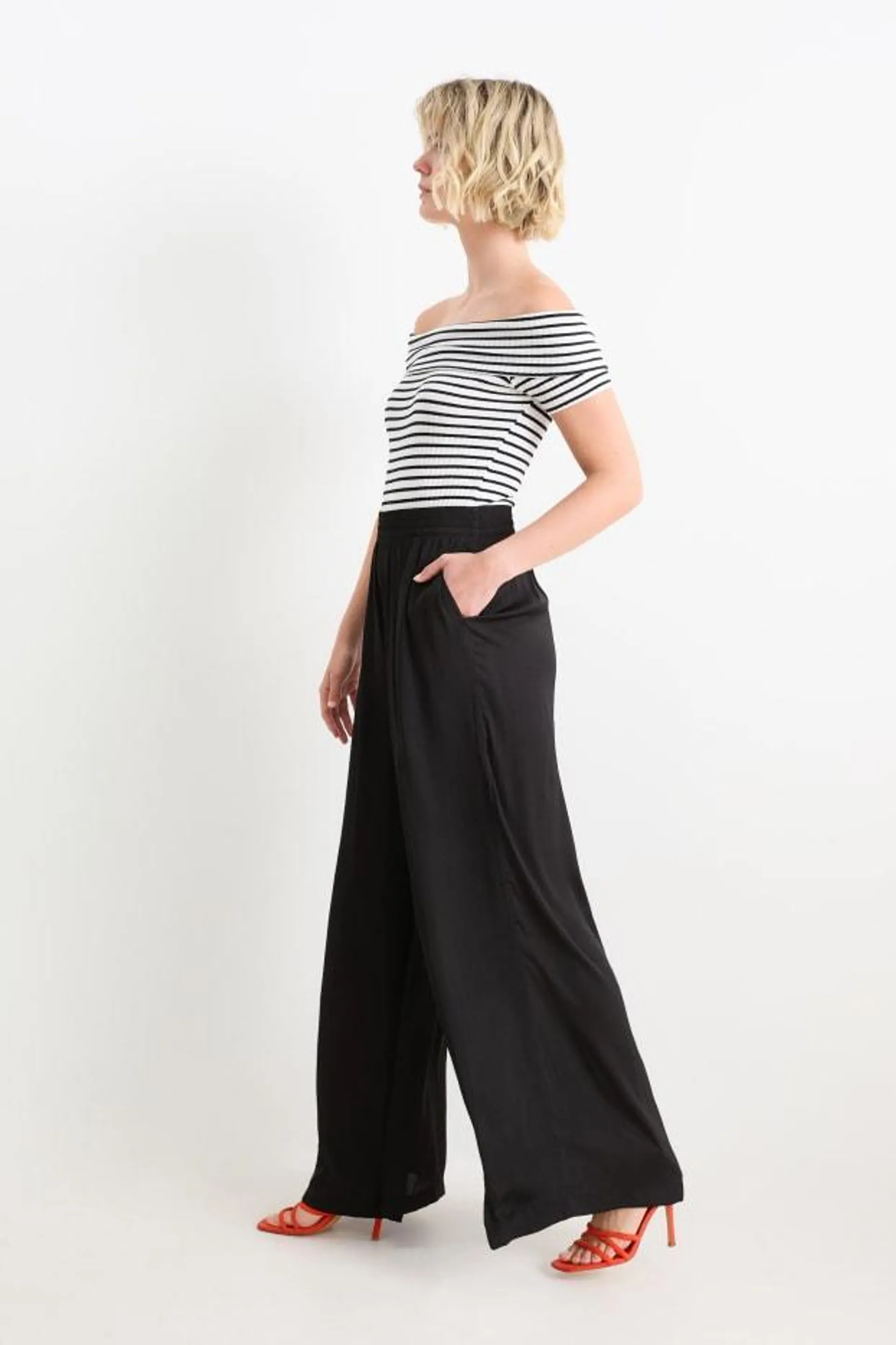 Cloth trousers - high waist - wide leg