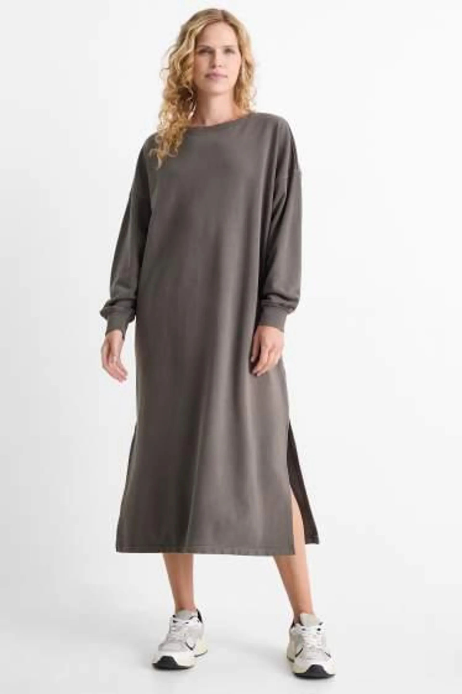 Sweatshirt dress