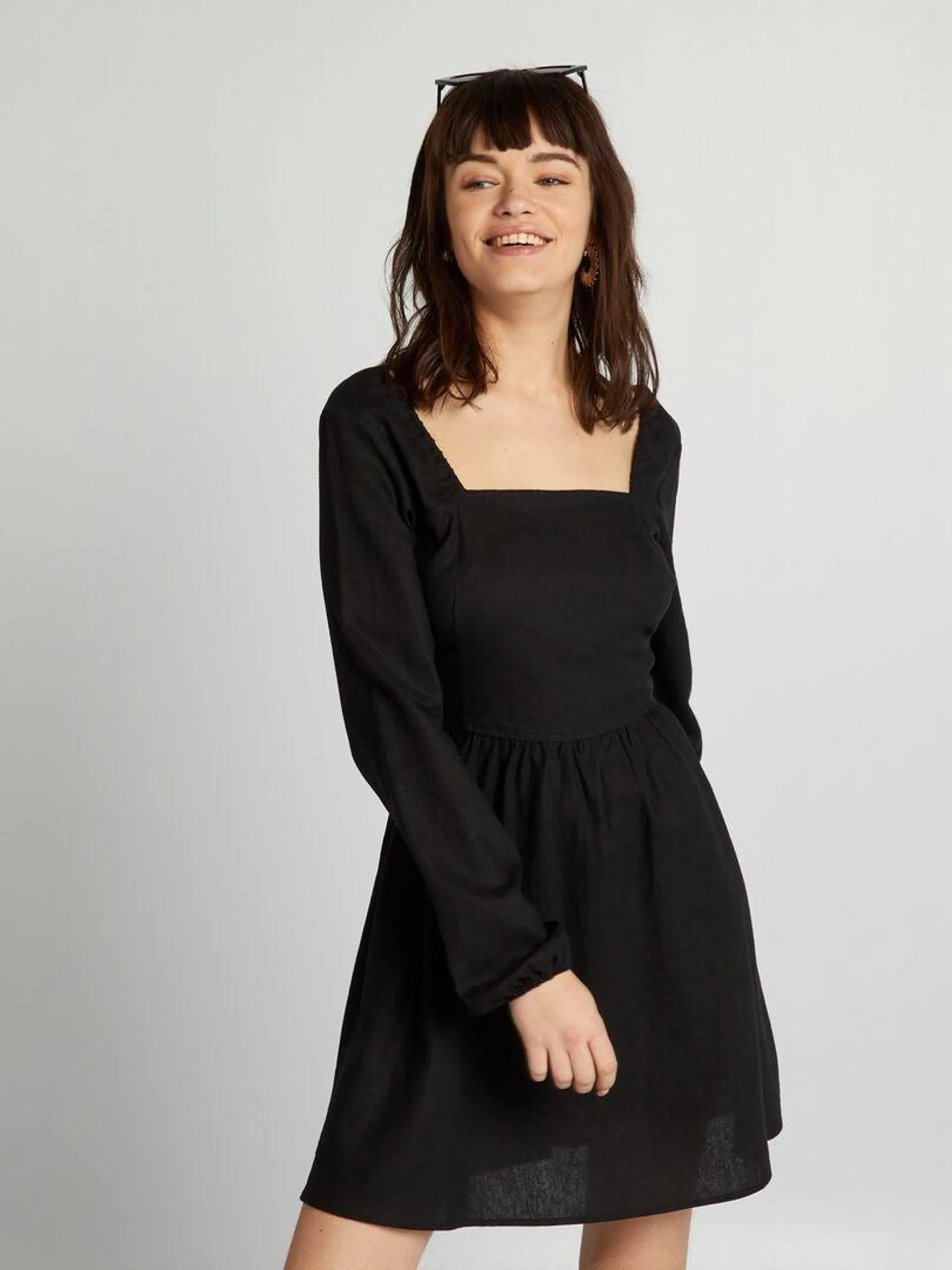 Vestido corto de lino - negro