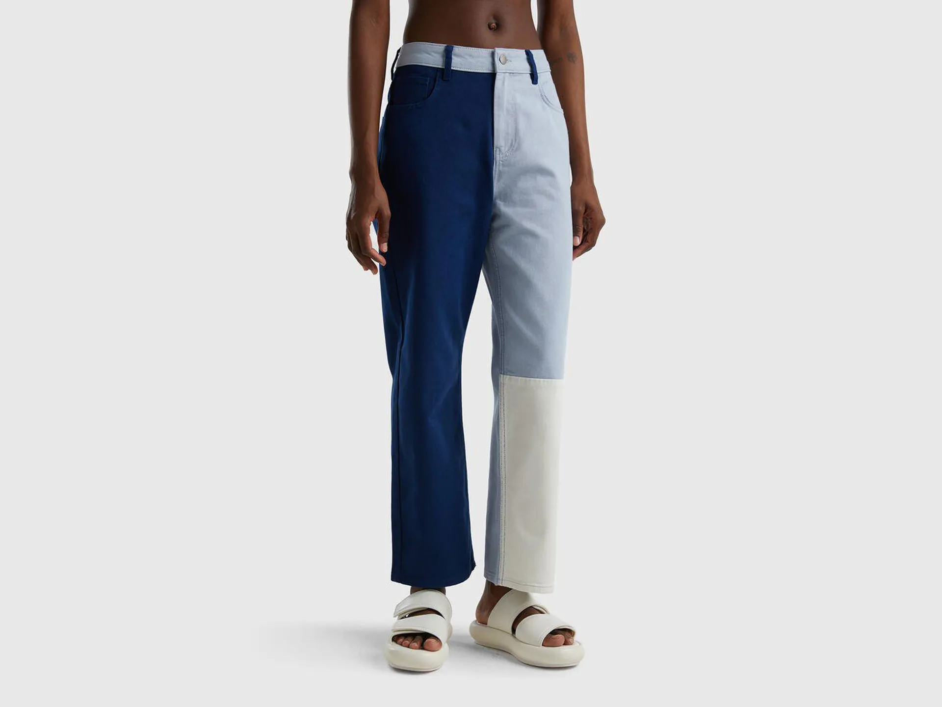 Pantaloni cropped color block