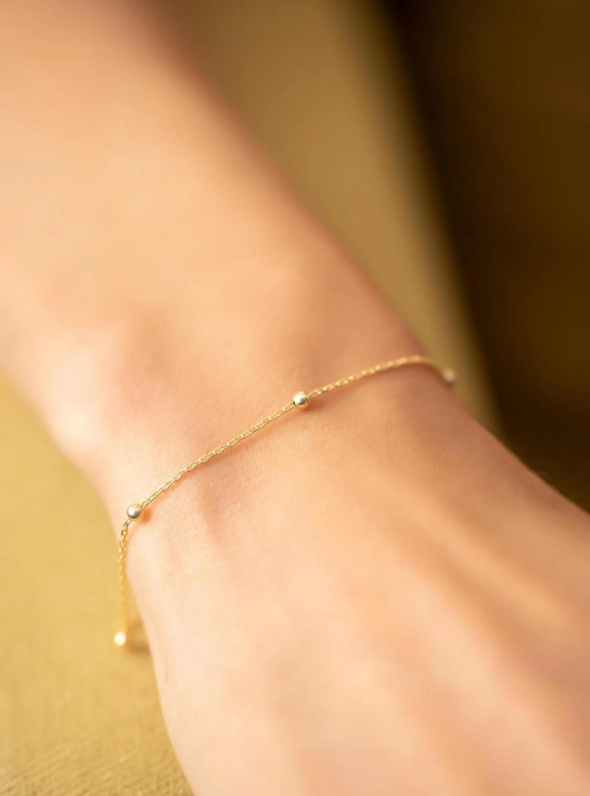 - Bracelet