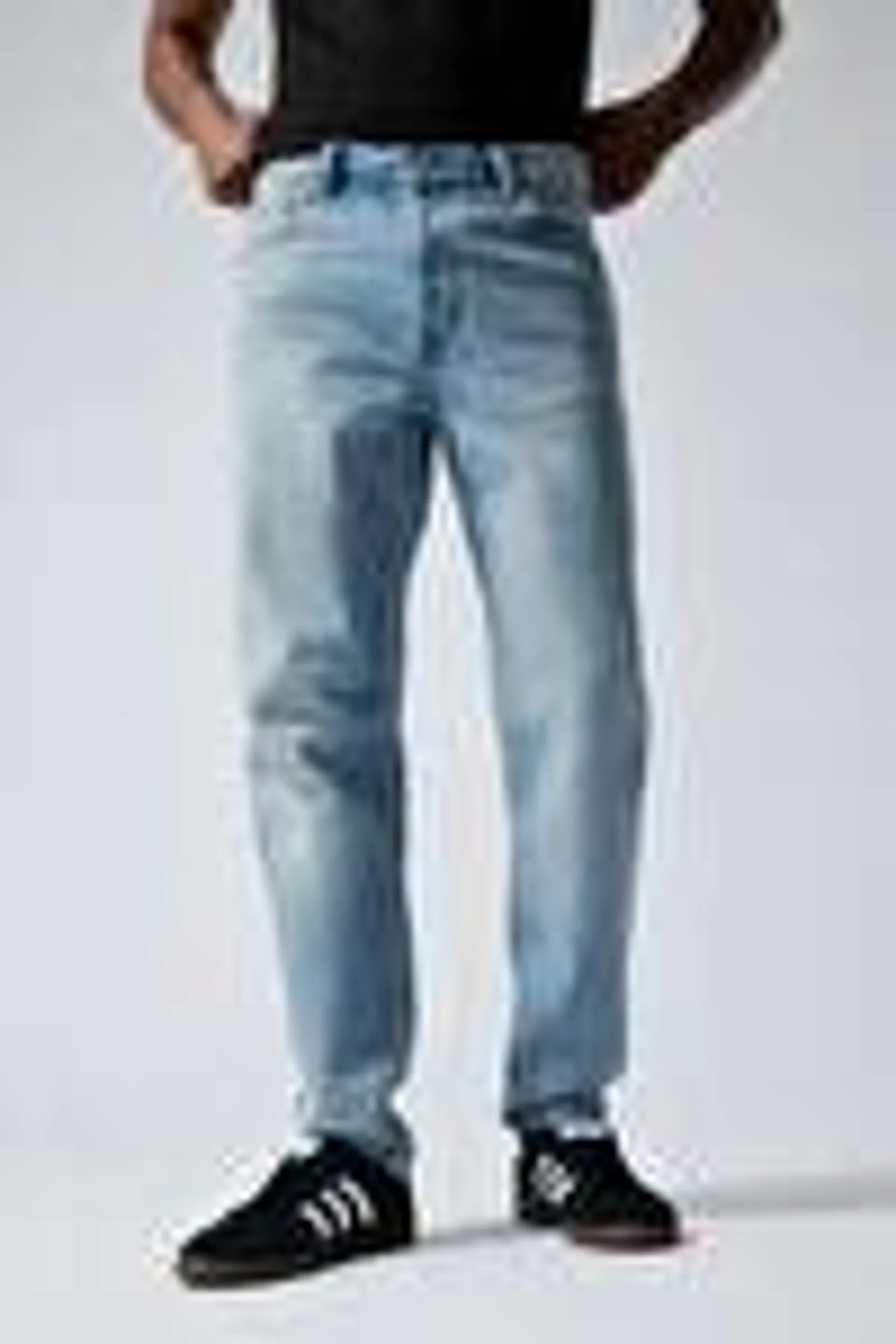 Barrel Relaxed Tapered Jeans