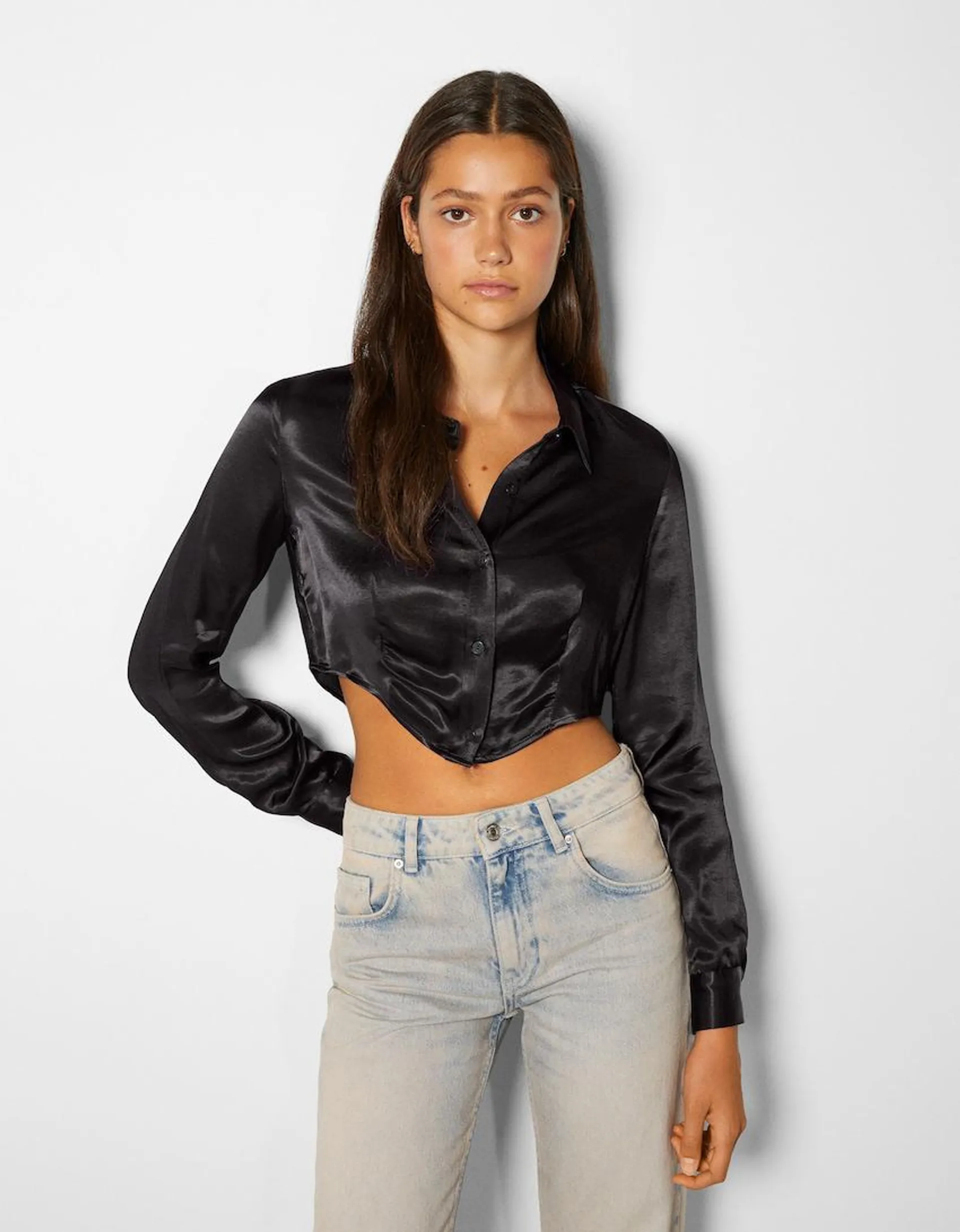 Long sleeve cropped fitted satin shirt