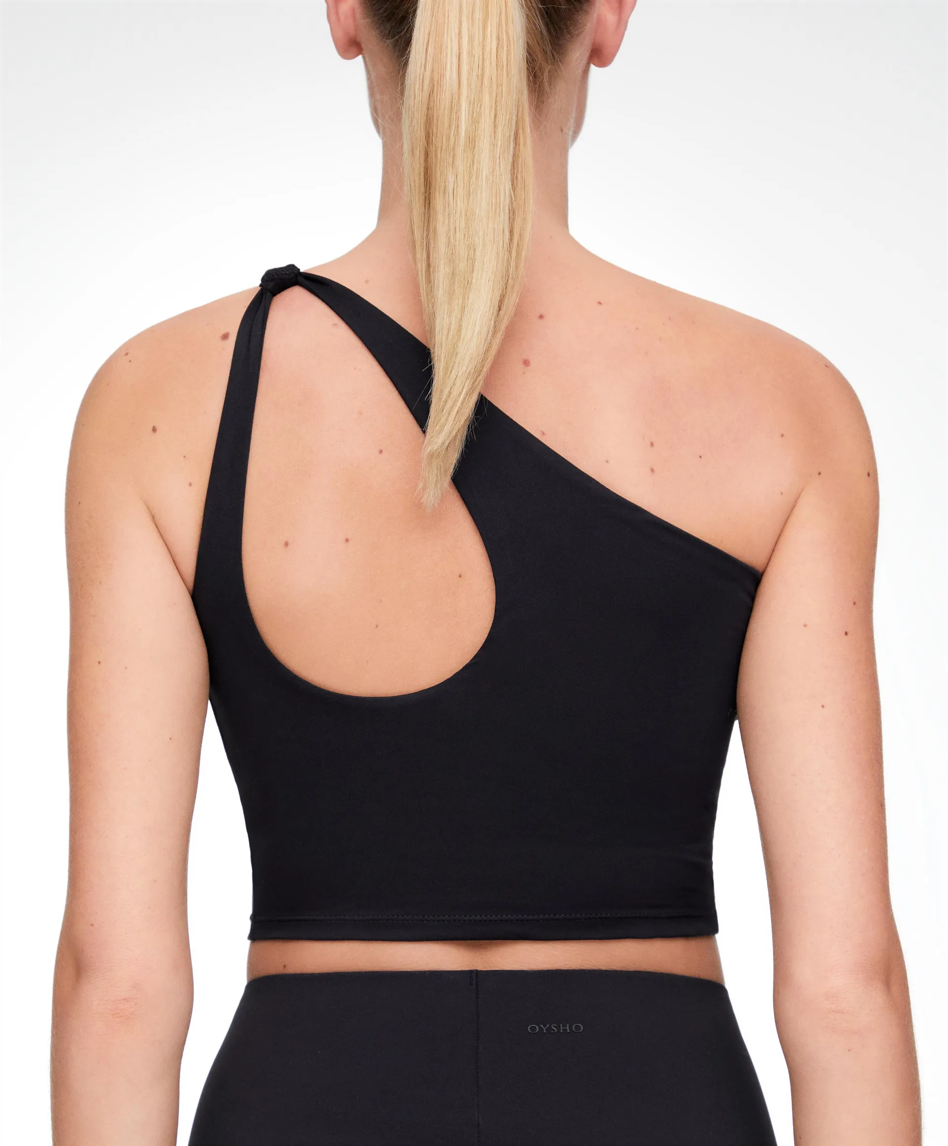 Comfortlux asymmetric top with cups