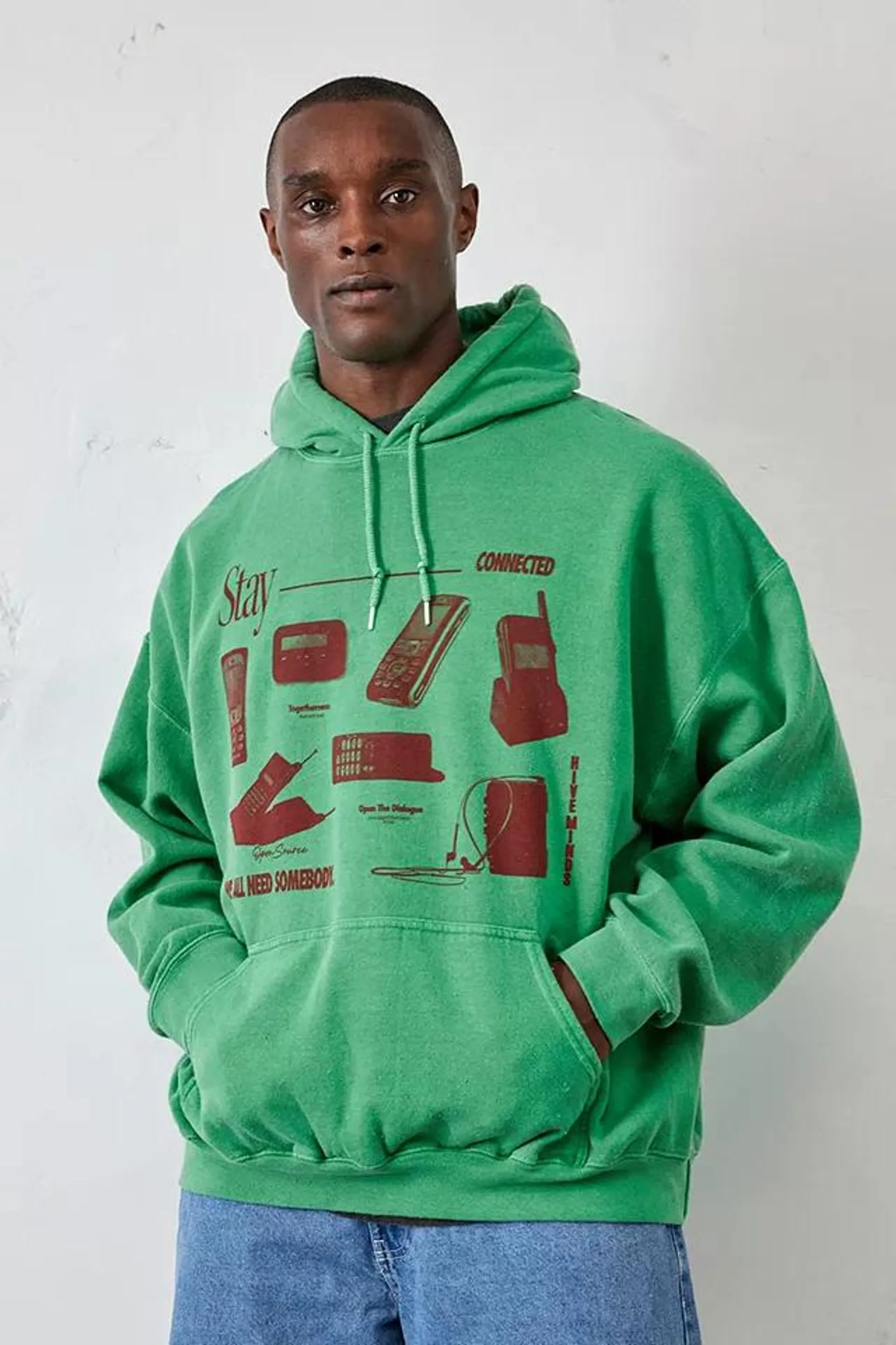 UO – Hoodie „Stay Connected" in Grün