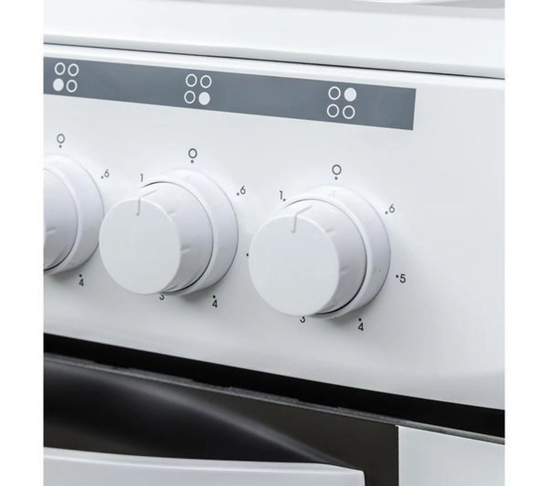 ESSENTIALS CFSEWH18 50 cm Electric Solid Plate Cooker - White