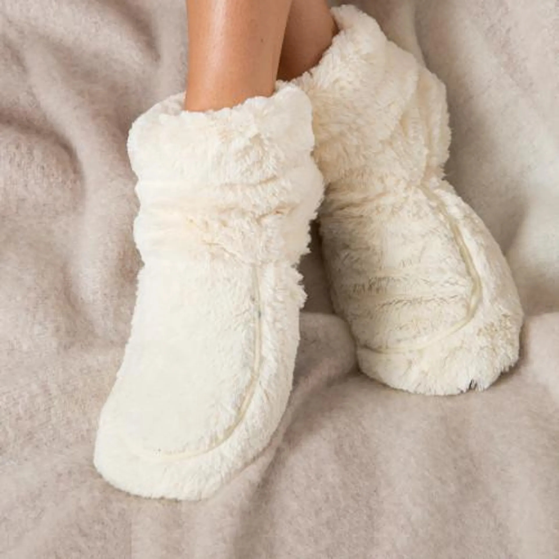 Warmies Microwavable Slippers - Cream Boots
