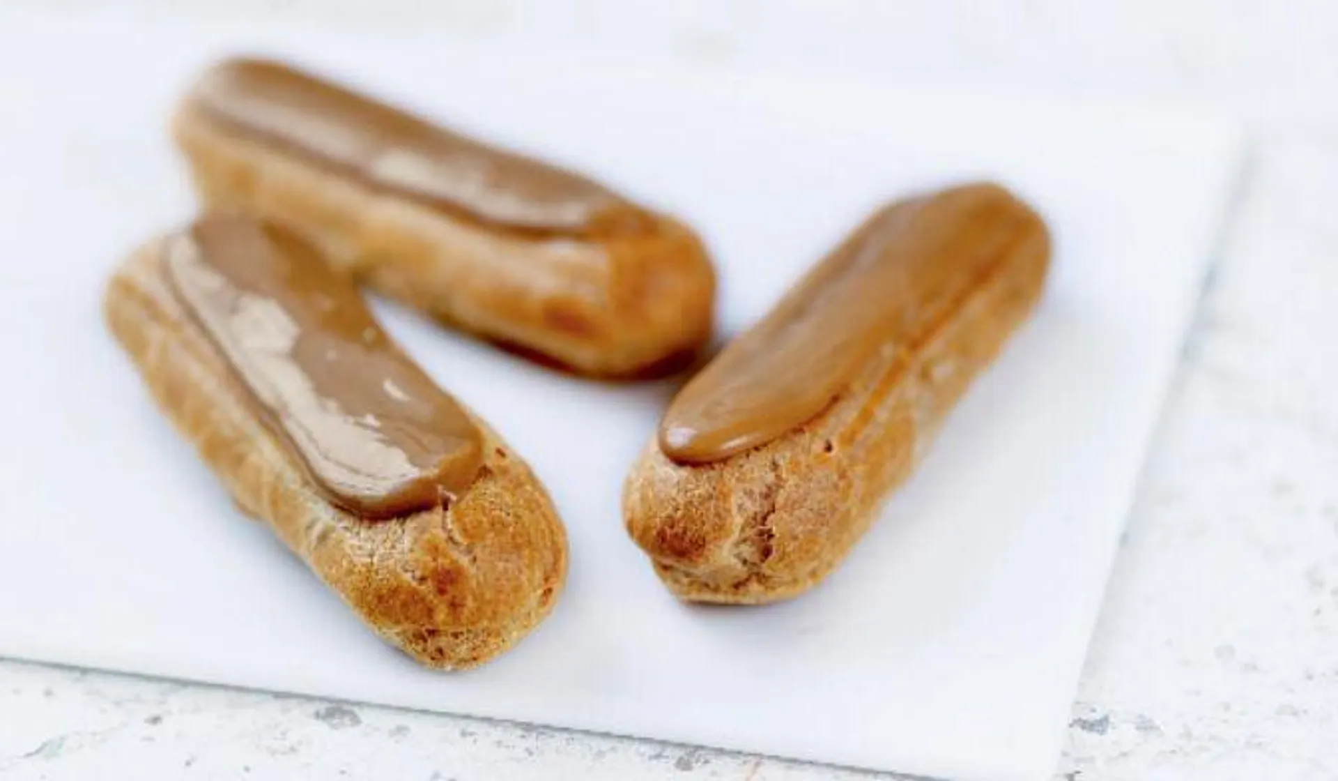 4 éclairs au café