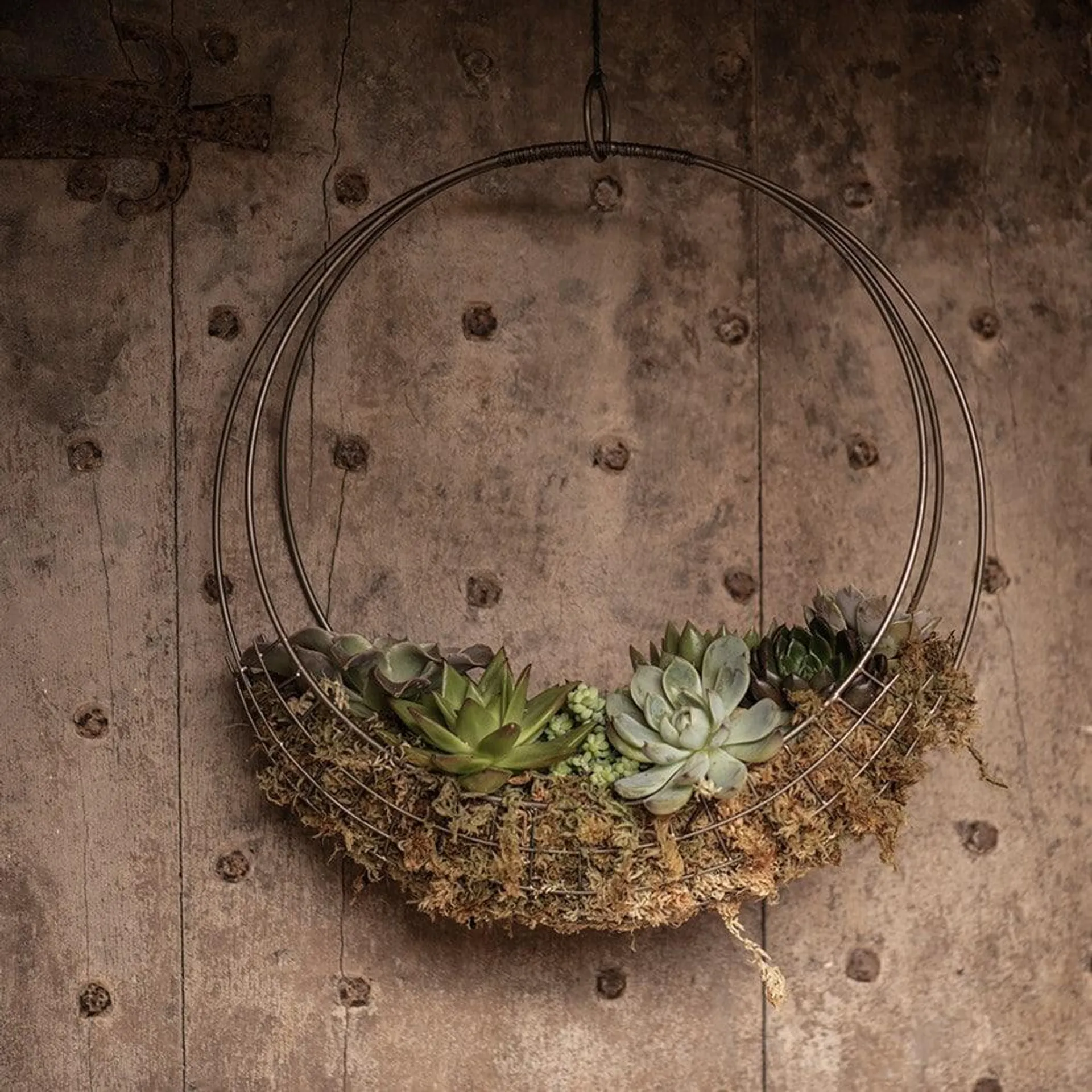Hanging wreath basket - 2 sizes