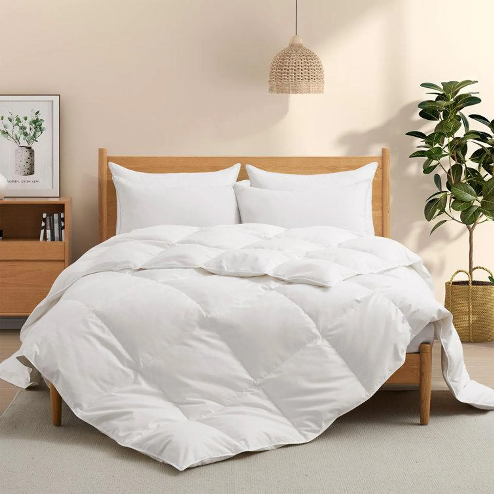 600In³/Oz Fill Power All Season Down & Feather Blend Comforter