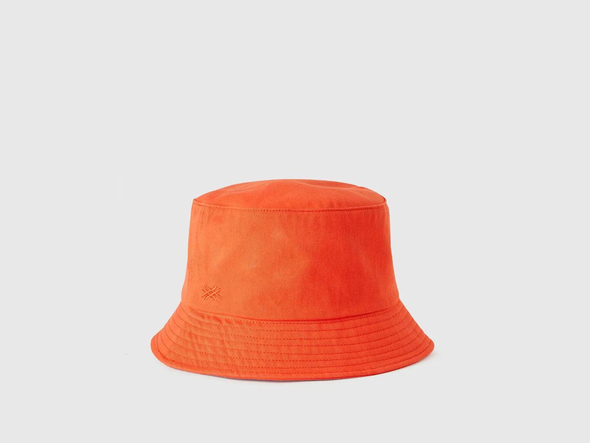 Cappello stile pescatore arancione con logo