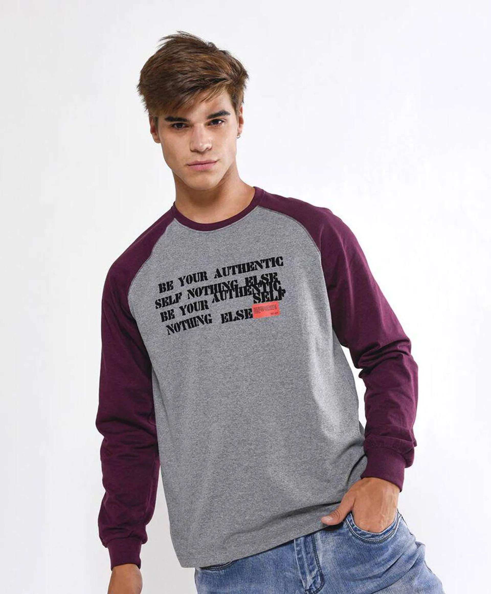 Polera hombre bicolor texto