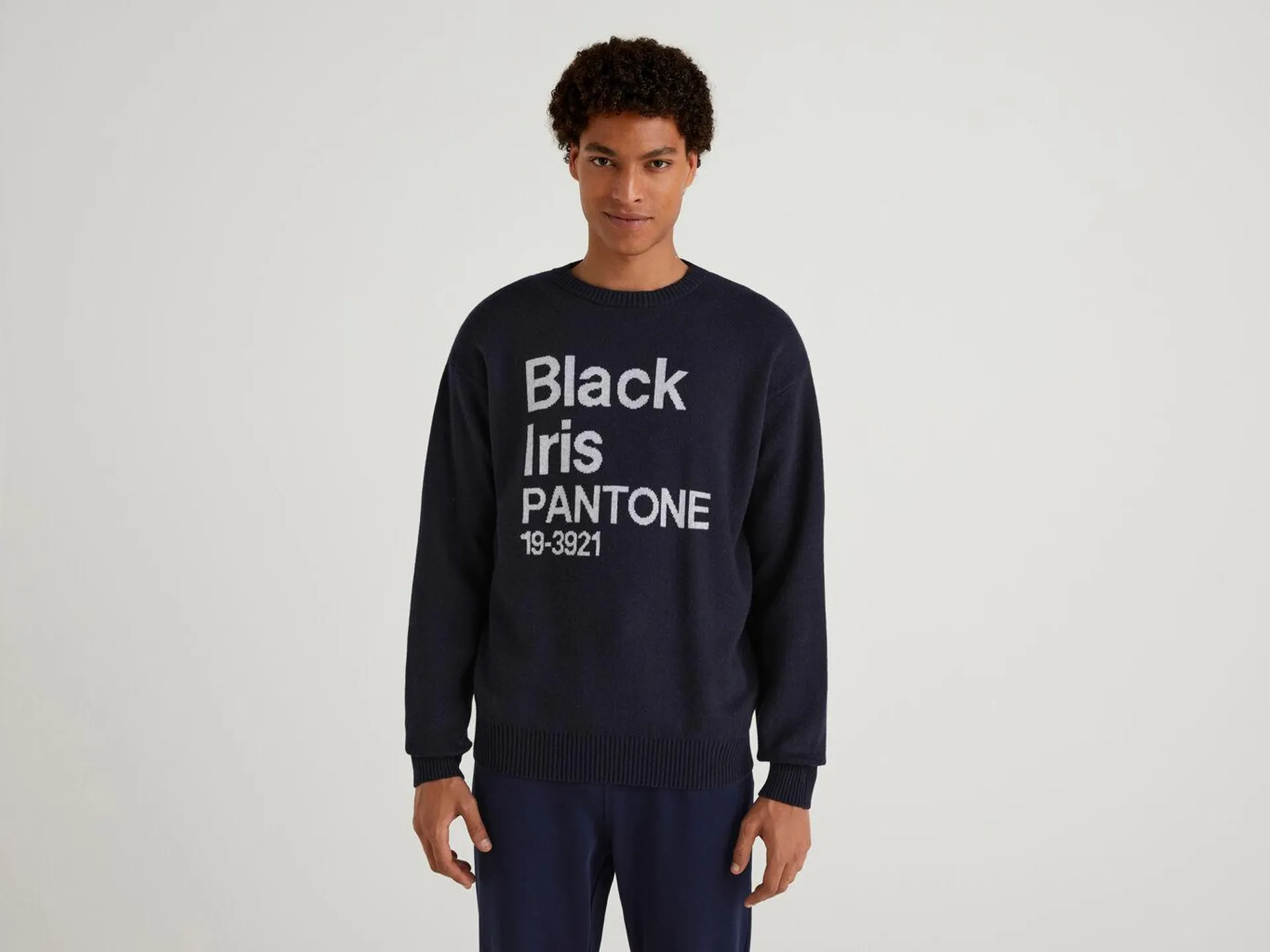 BenettonxPantone™ black sweater with inlay