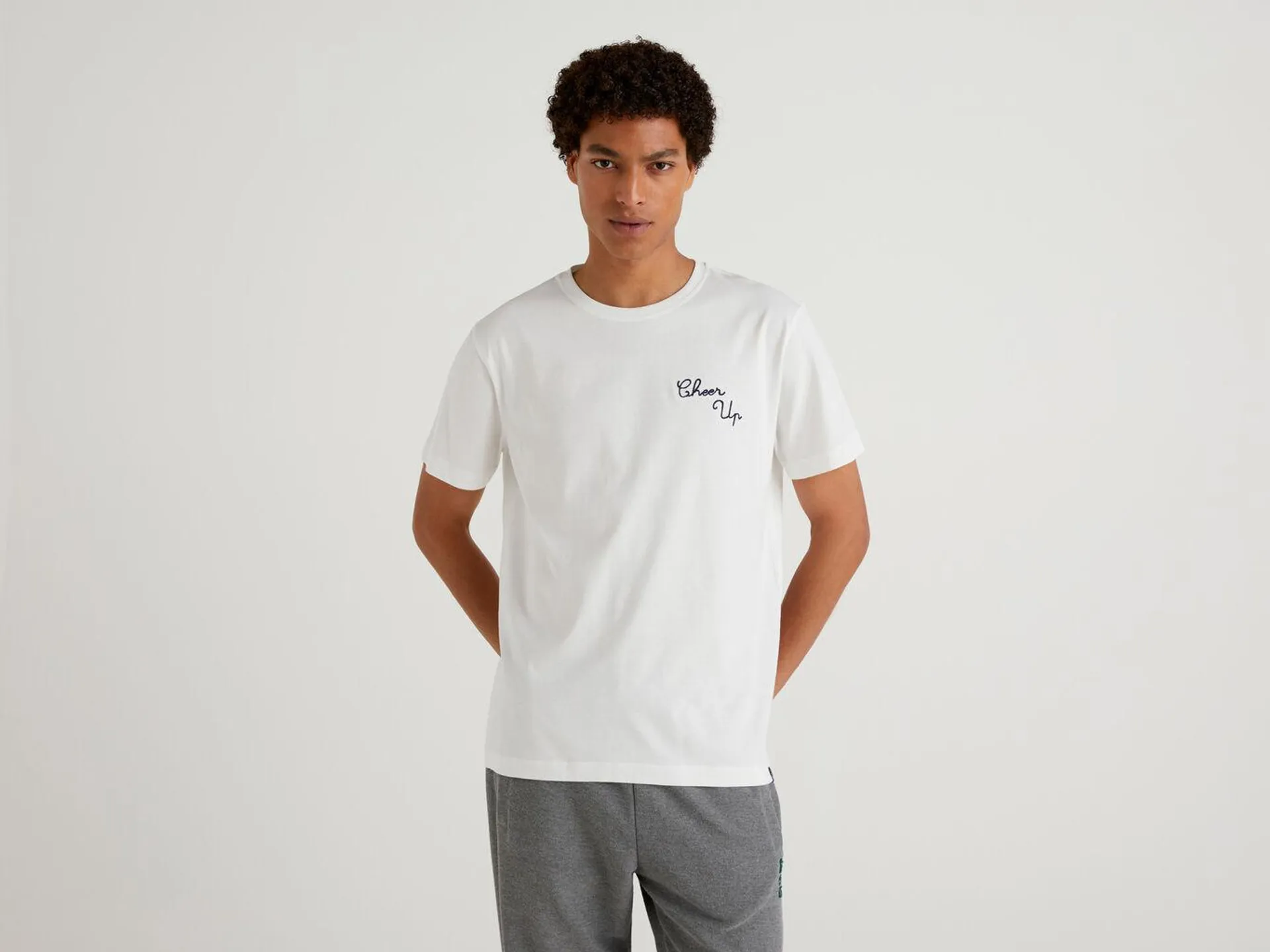 Relaxed fit t-shirt with embroidery