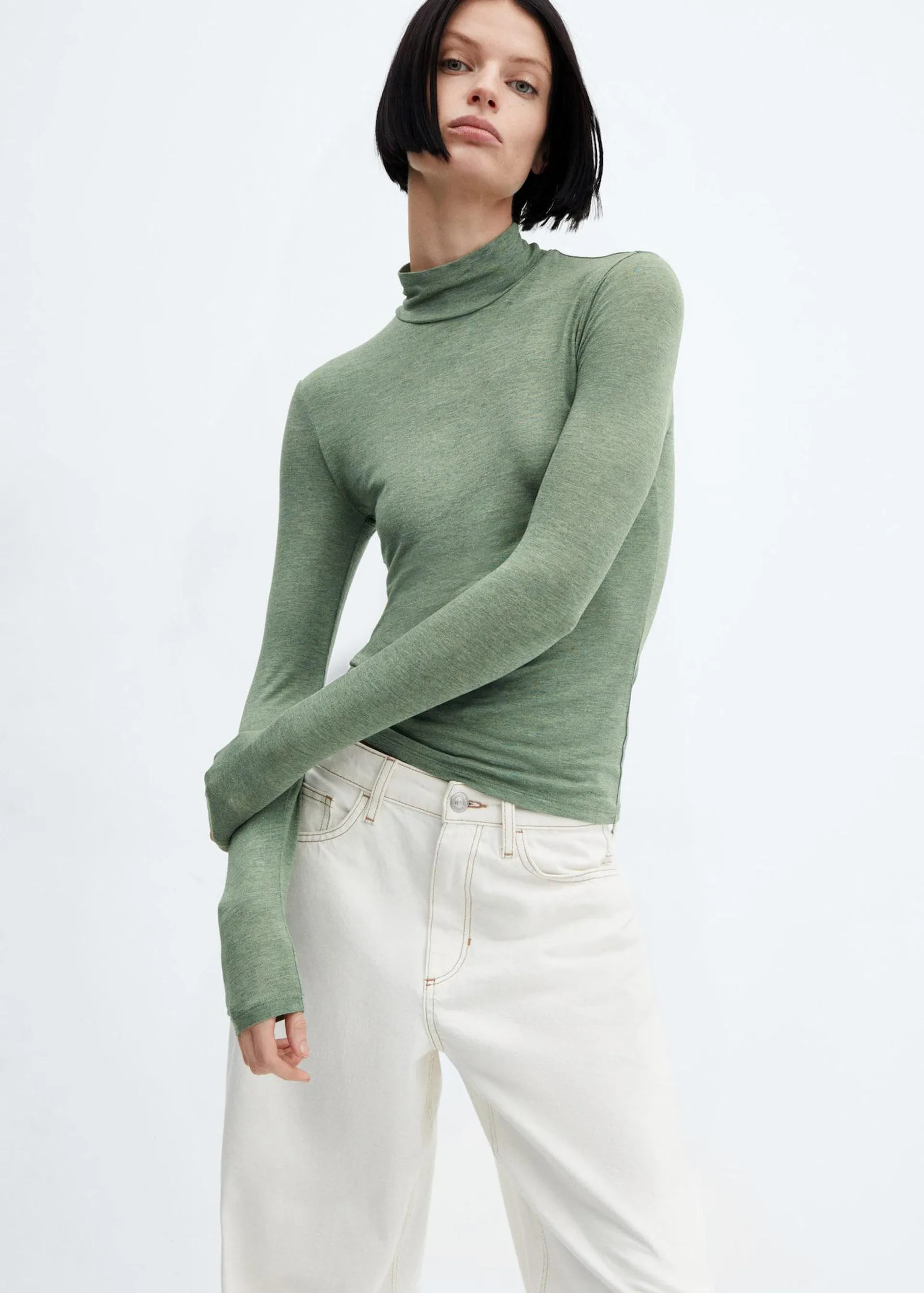 Turtleneck long-sleeved t-shirt