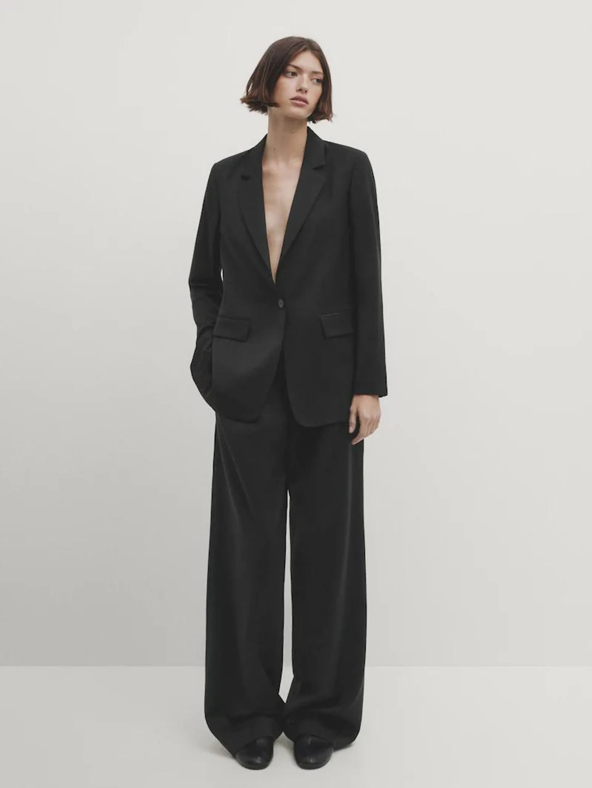 Long single-button suit blazer