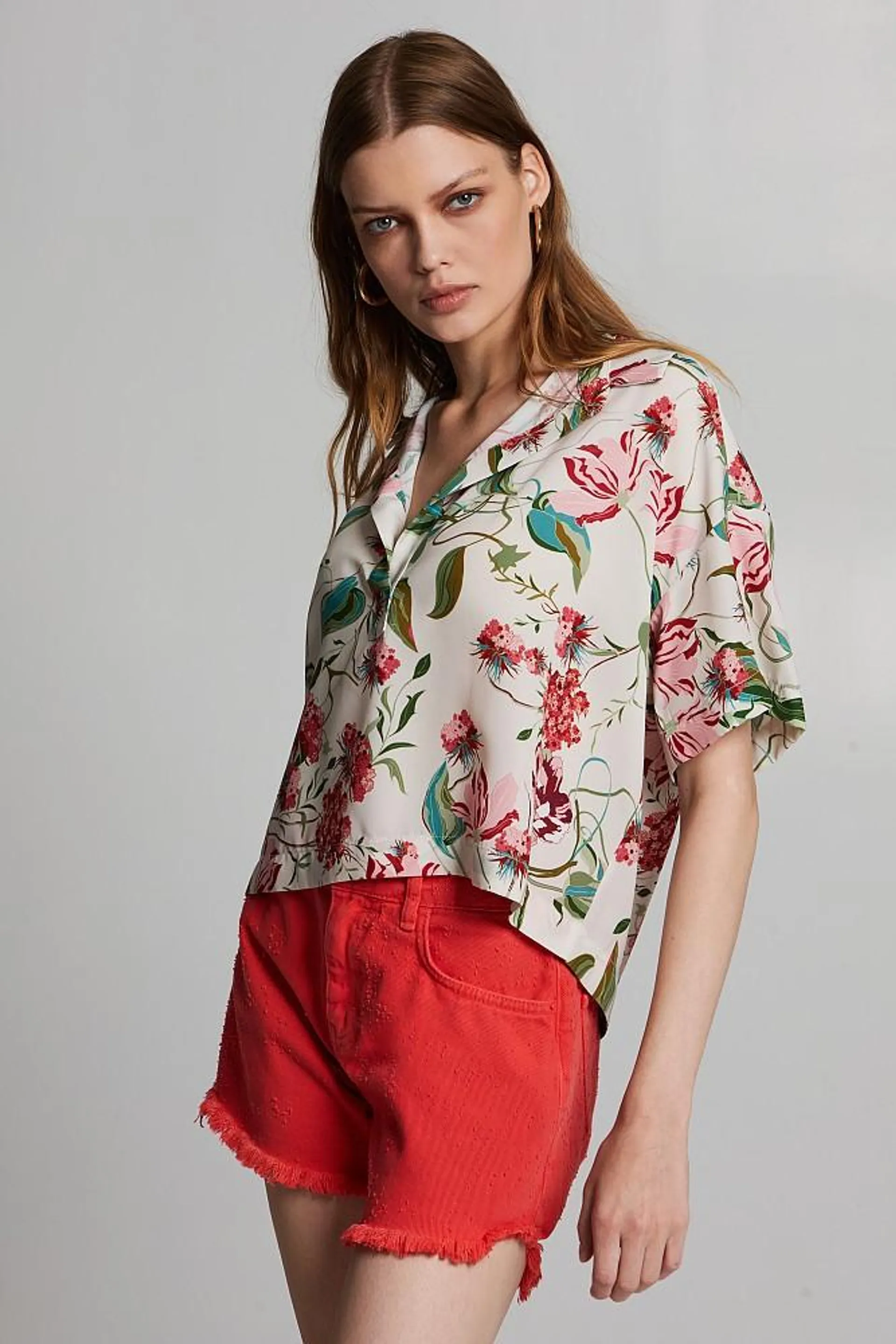 Floral blouse with collar