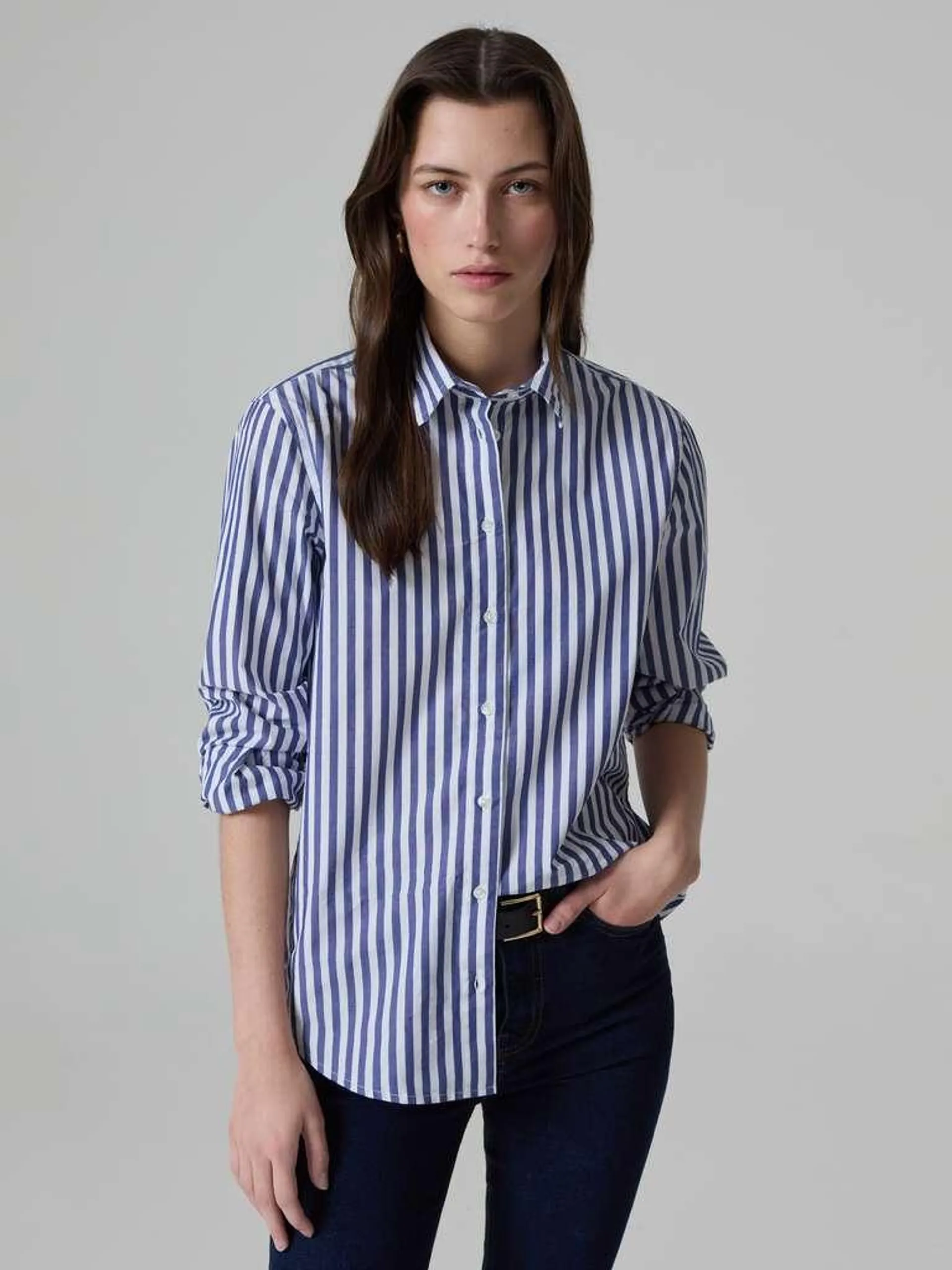 White/Blue Cotton shirt with regular fit