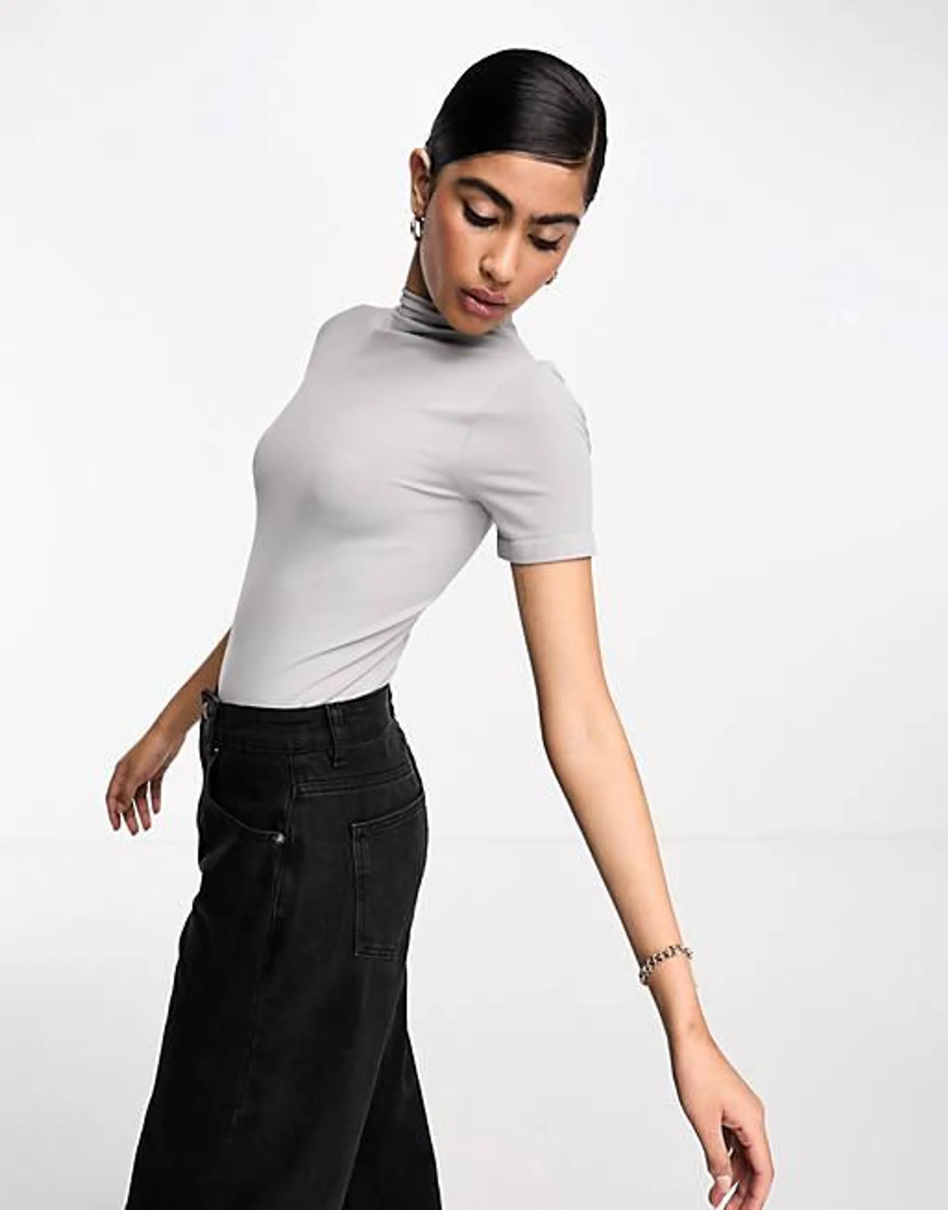 ASOS DESIGN - Body grigio ardesia a maniche corte senza cuciture