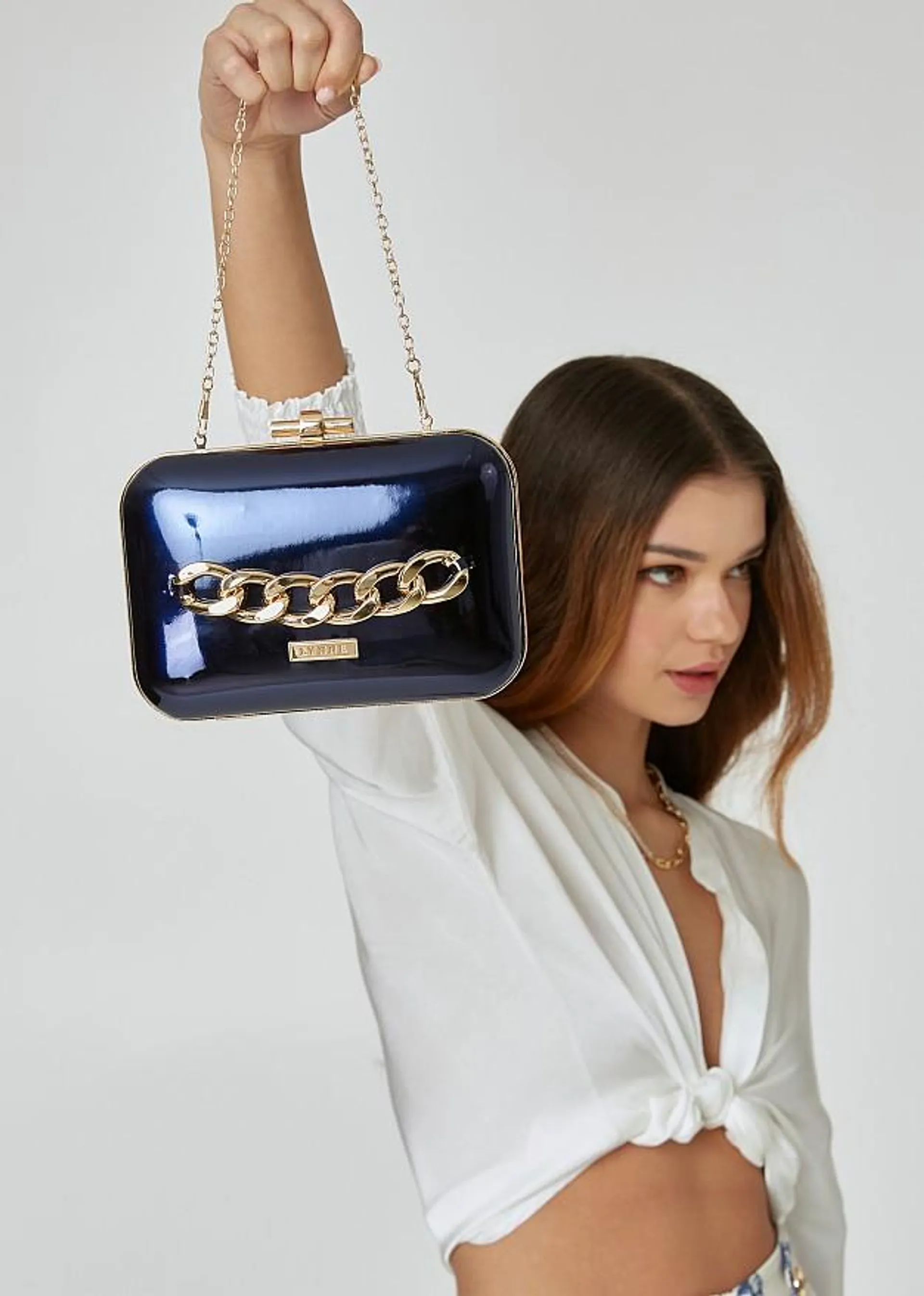 Τσάντα clutch με αλυσίδα