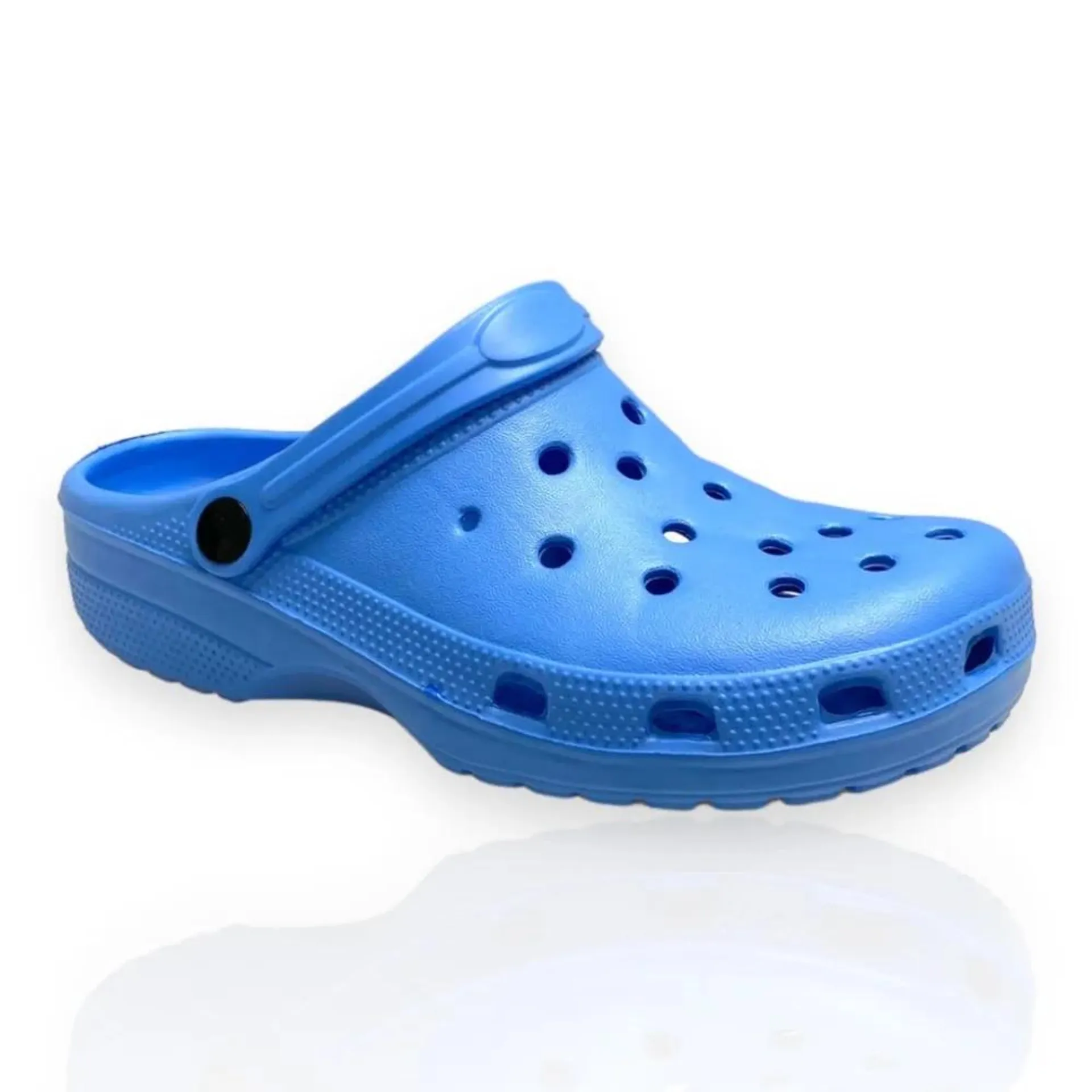 Γυναικεία crocs σε μπλέ χρώμα Famous