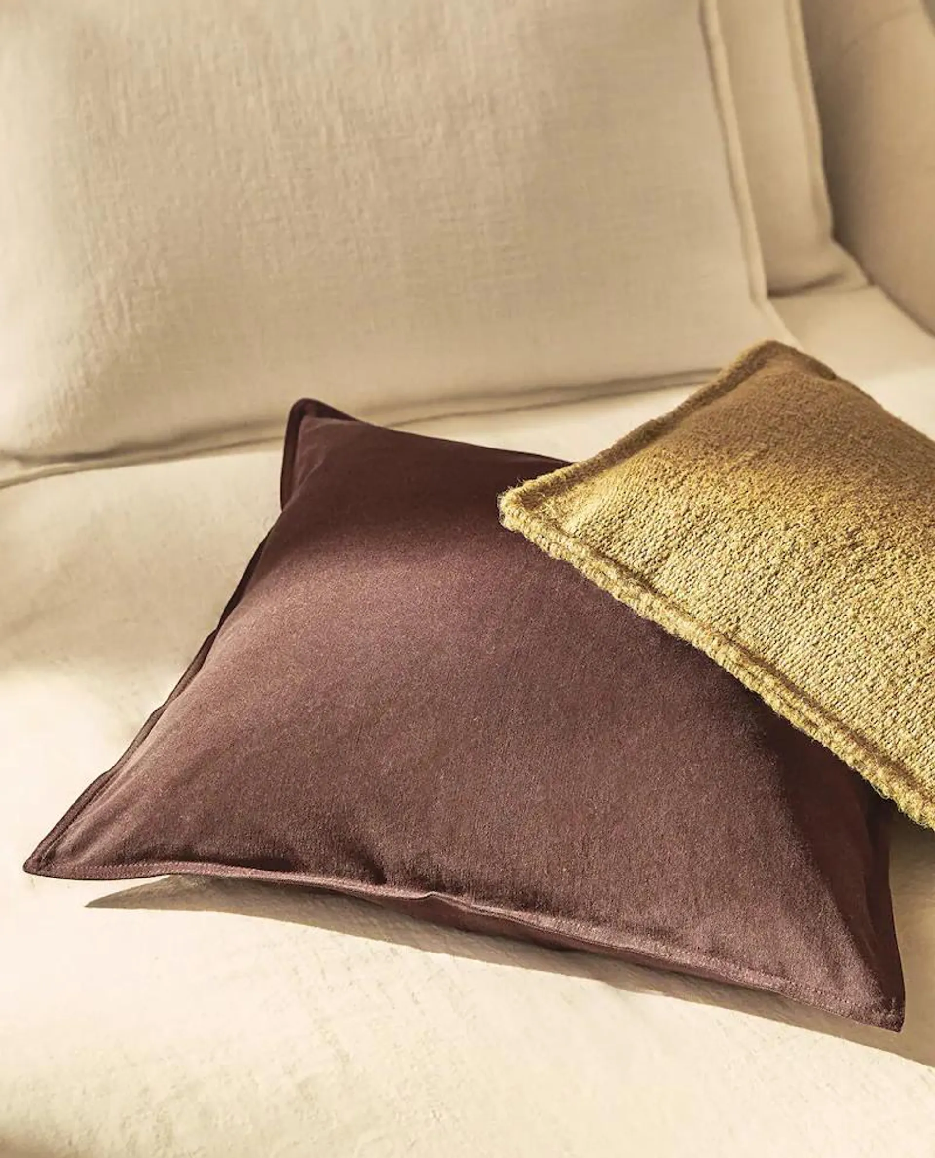 TOPSTITCHING CUSHION COVER