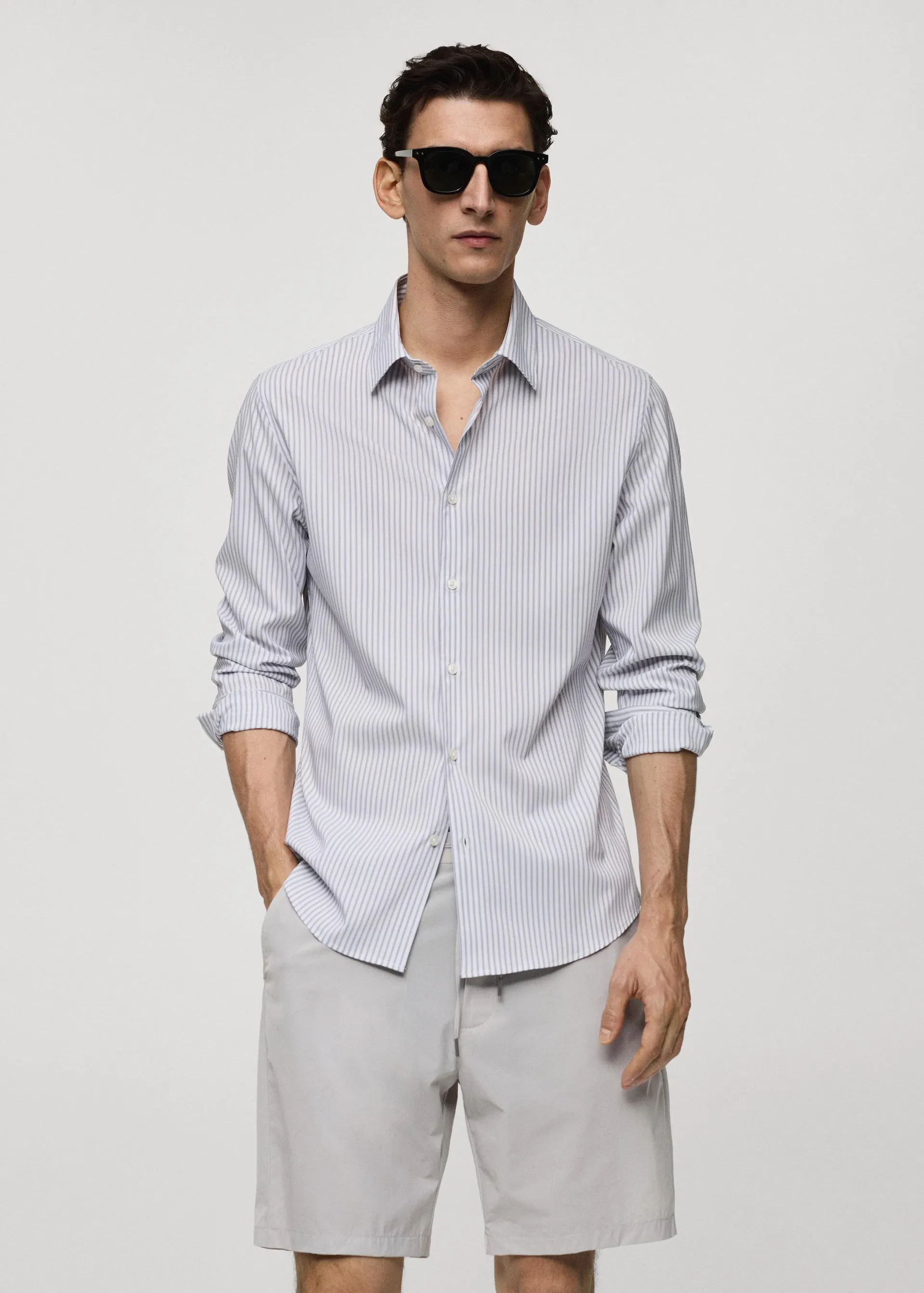 Stretch fabric slim-fit striped shirt