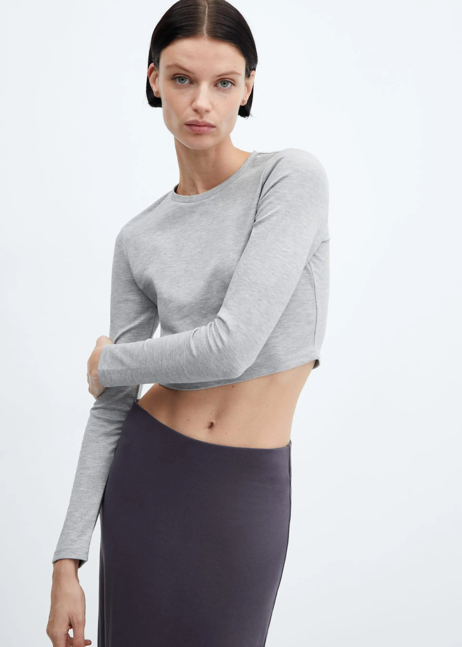 Long-sleeved cropped t-shirt