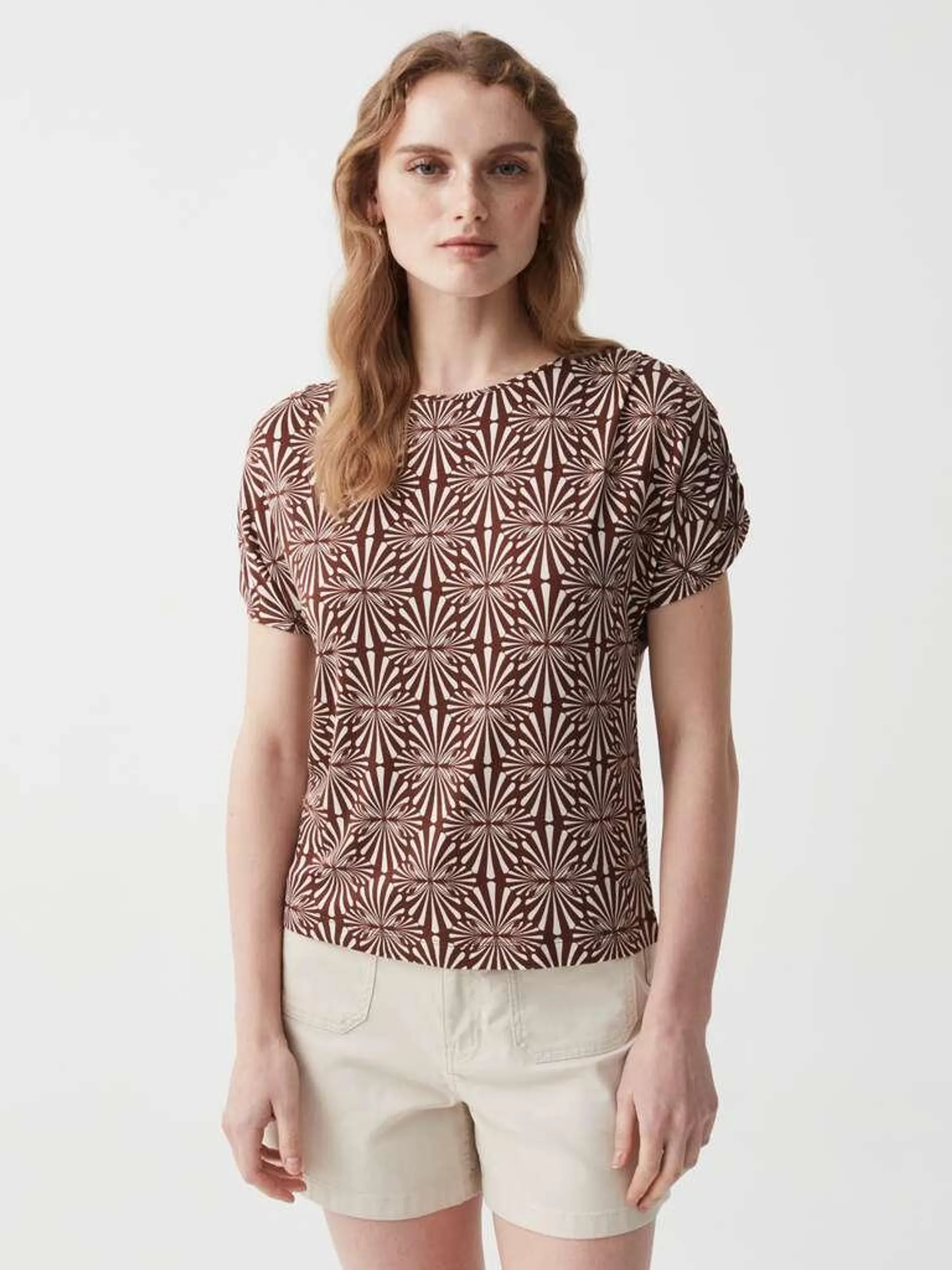 White/Brown Printed t-shirt with shirring.