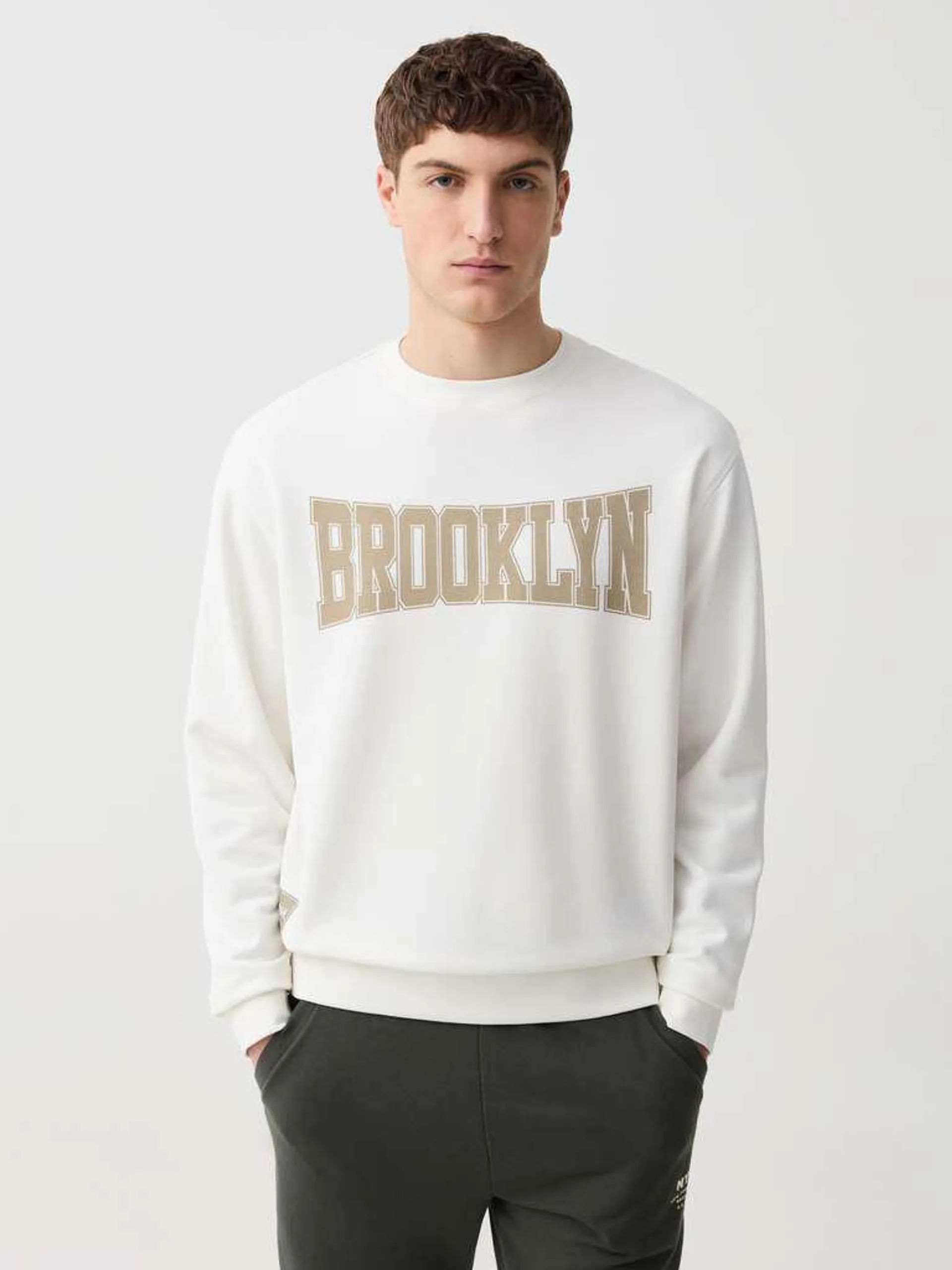 Cream White Round neck sweatshirt with print