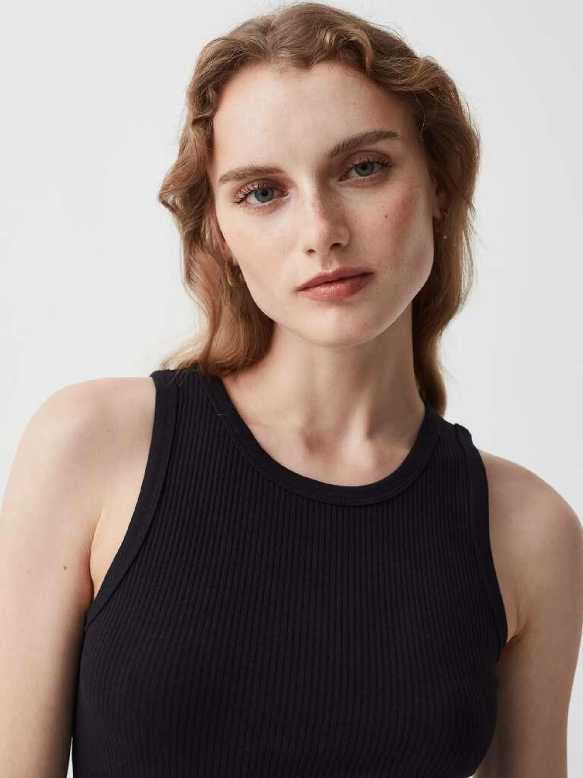 Black Essential tank top with narrow ribbing