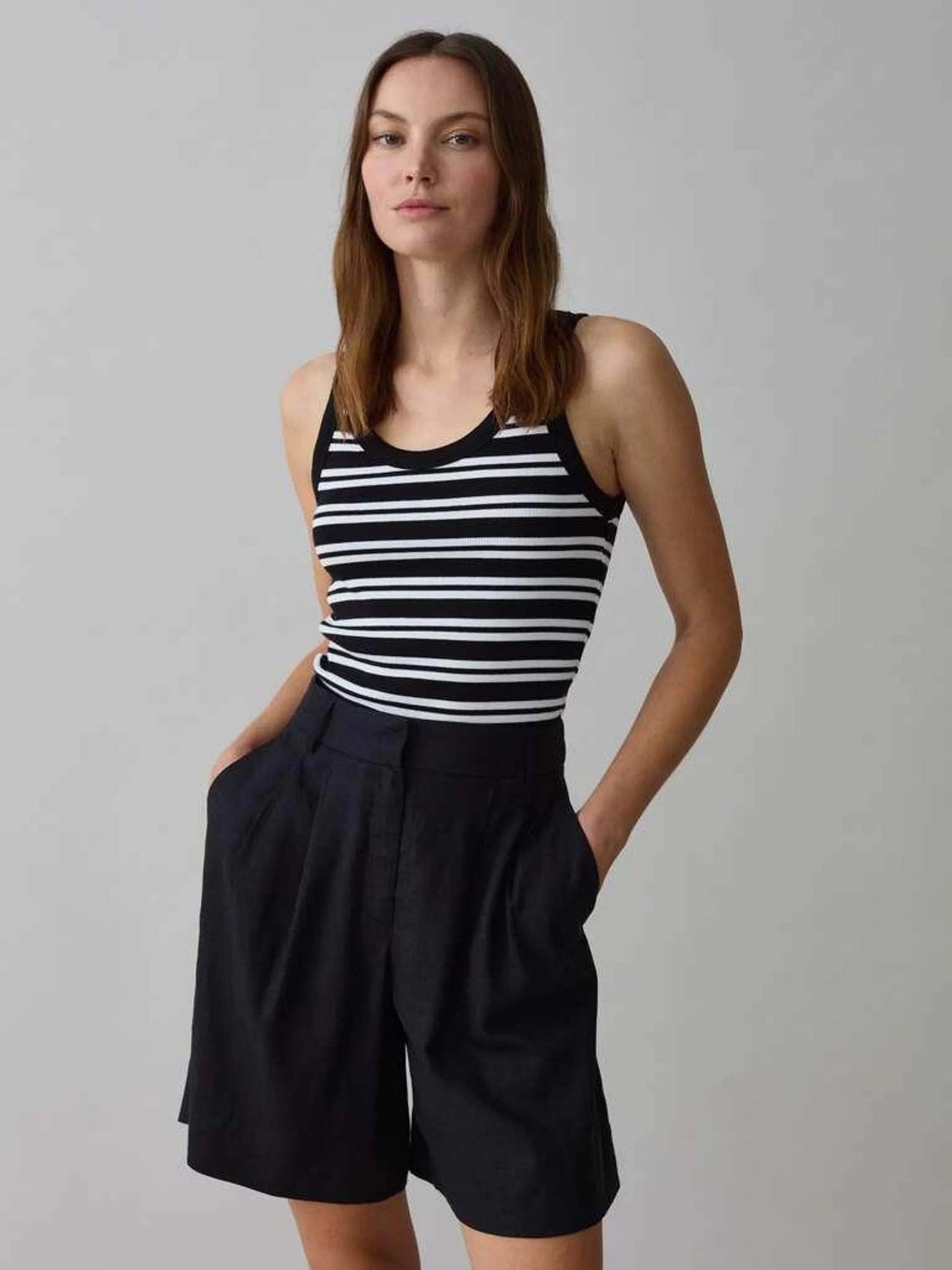 White/Black Ribbed tank top with striped pattern