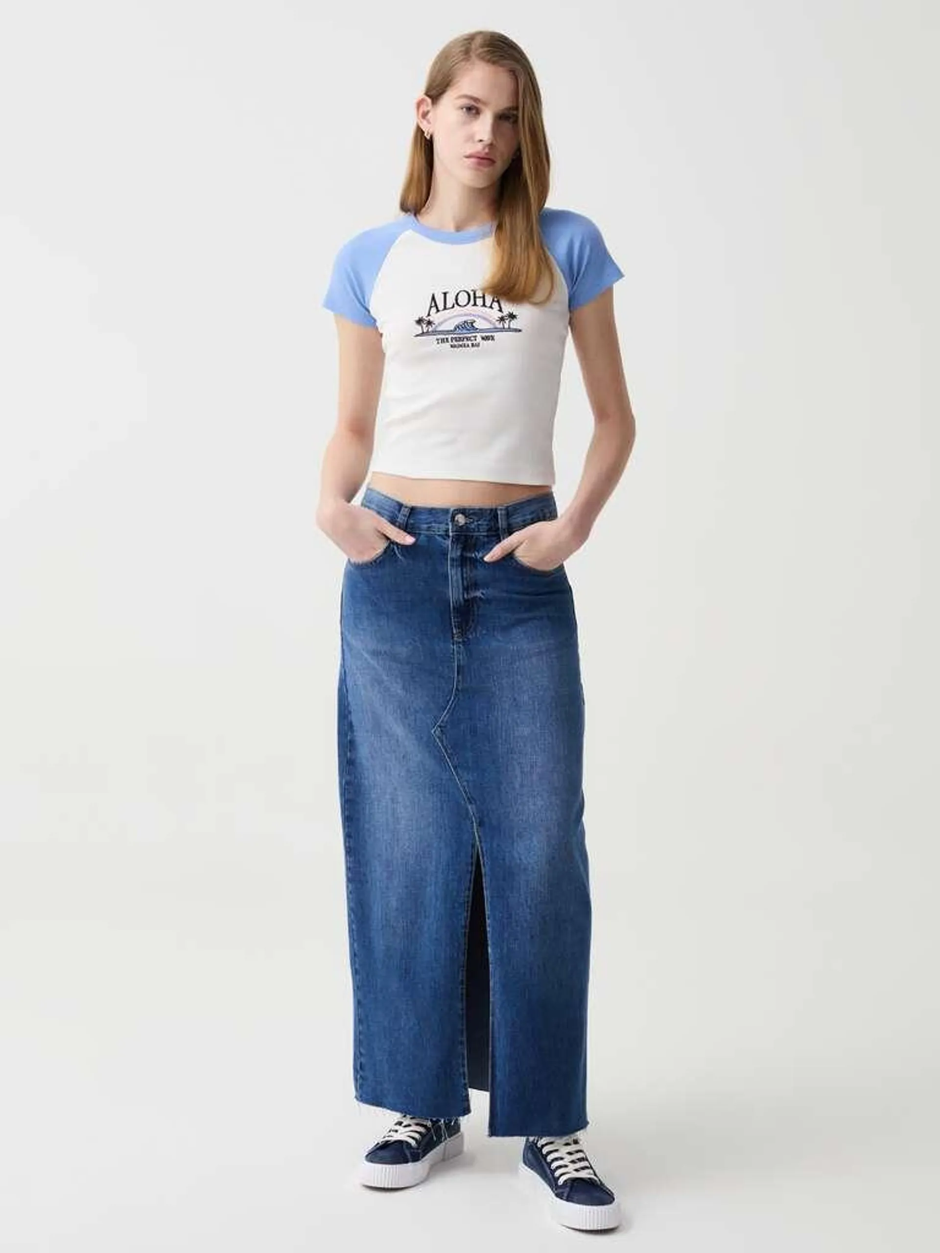 Medium Wash Long skirt in denim with raw edging