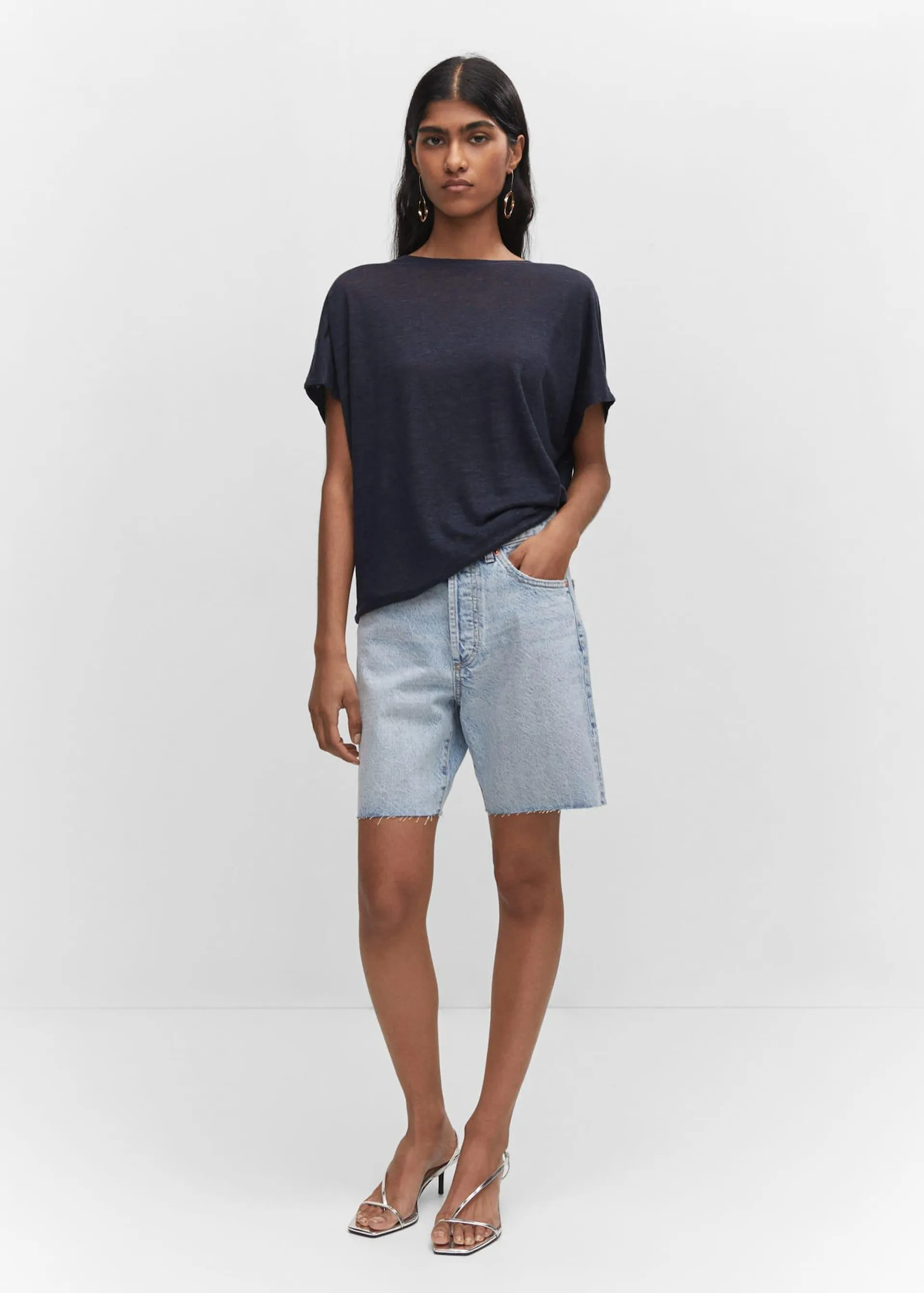 Oversized linen t-shirt