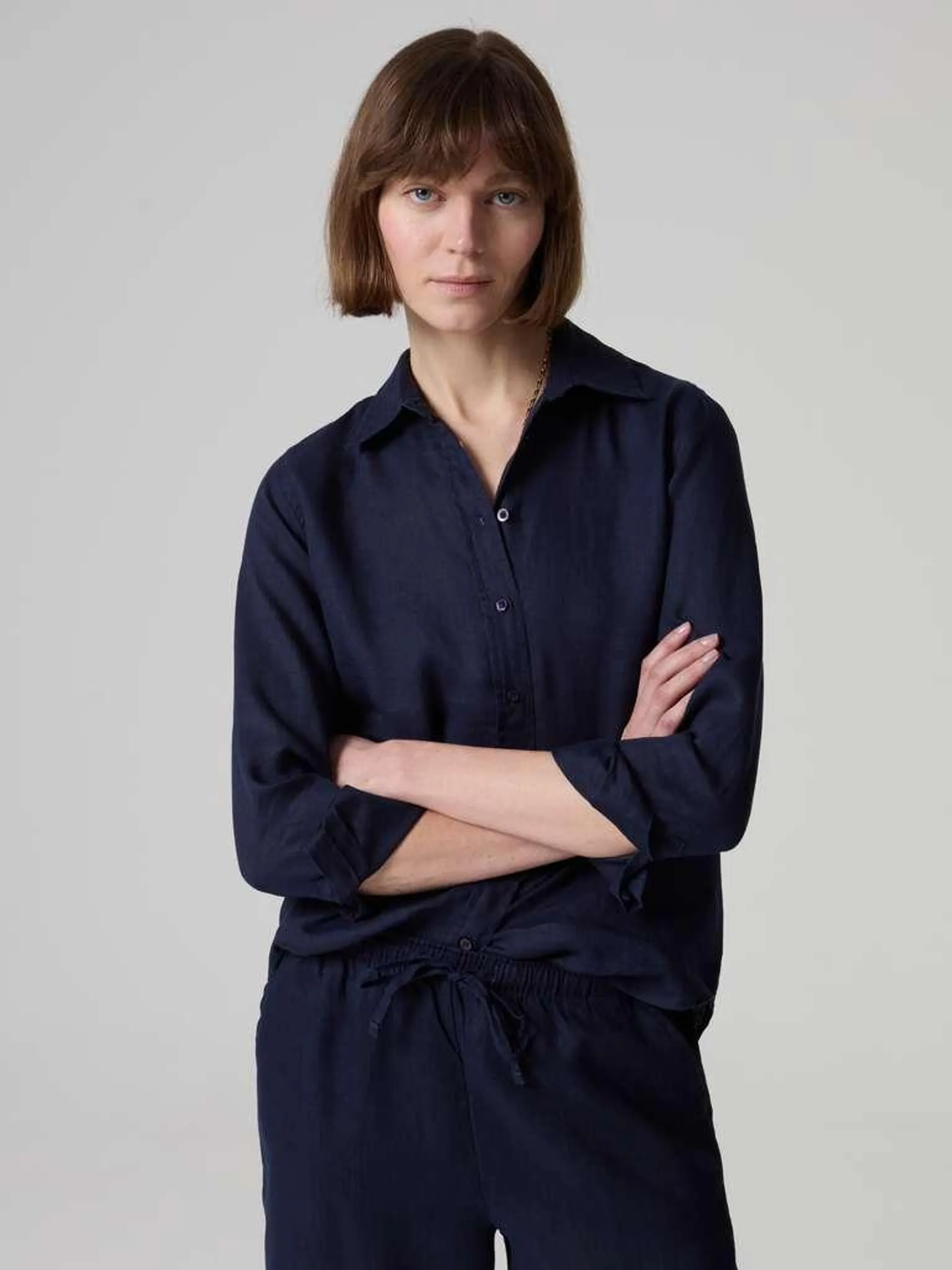 Night Blue Relaxed-fit shirt in solid colour linen