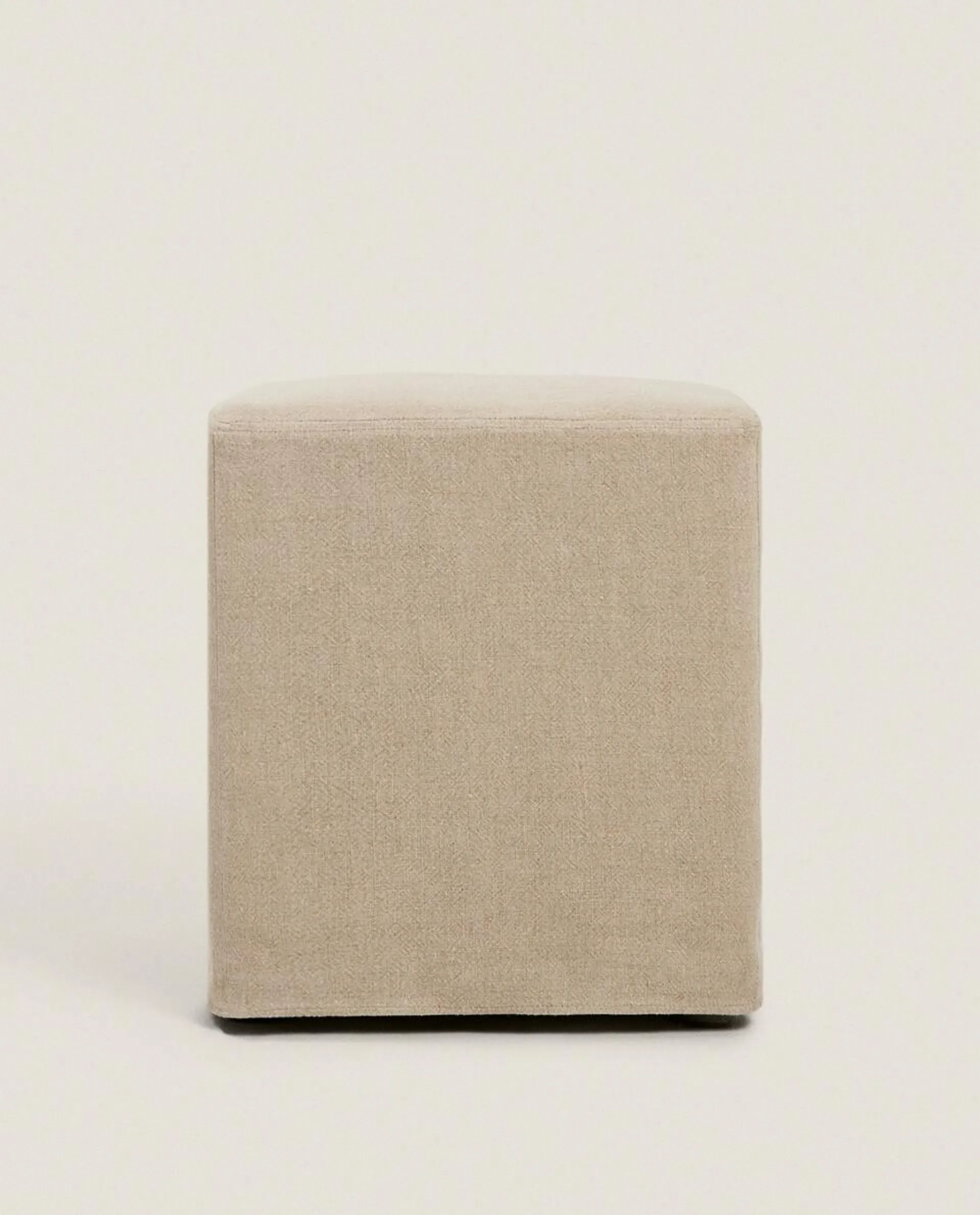 LINEN POUFFE STOOL