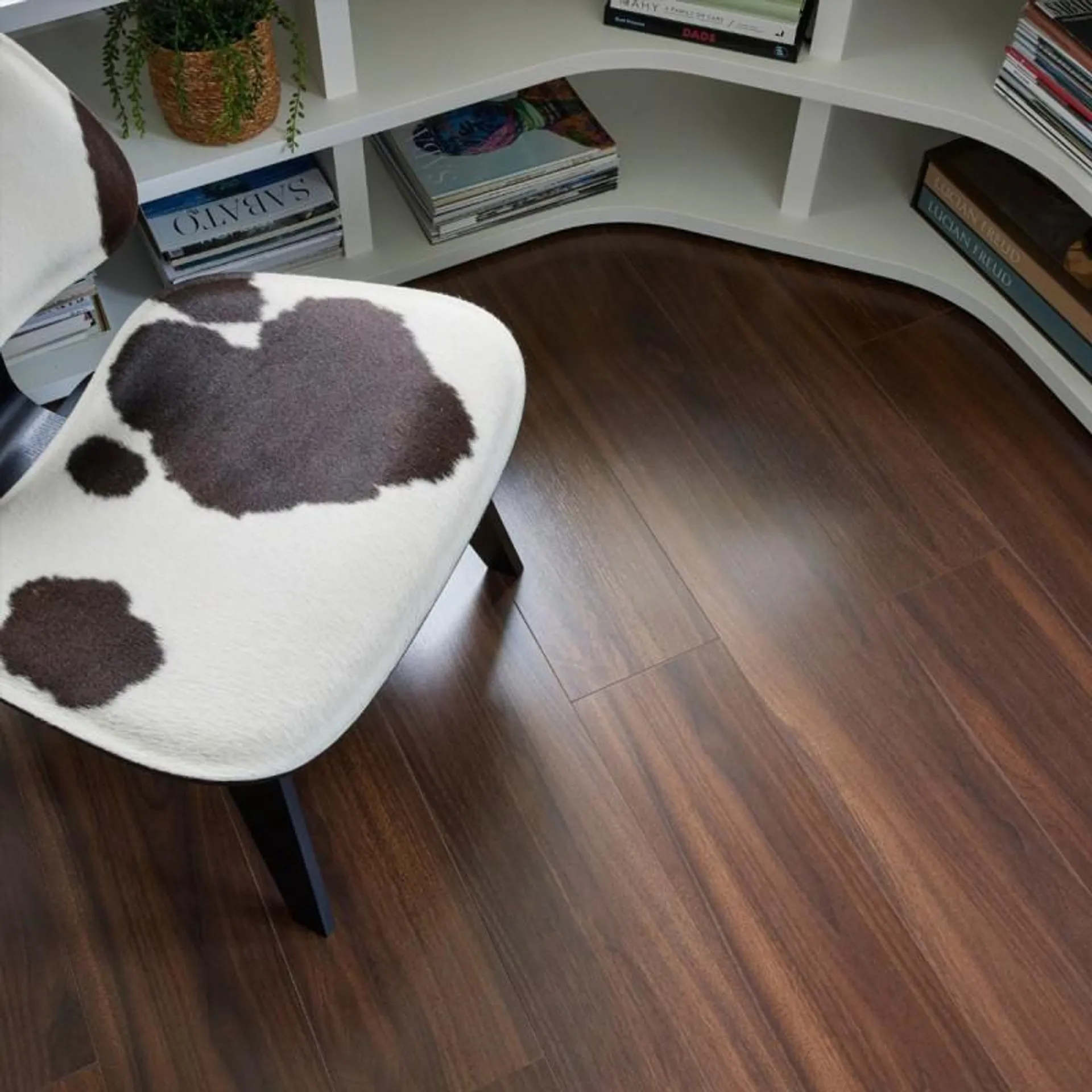 Vízálló laminált padló 8 mm/32/V4 Walnut Brown B8111