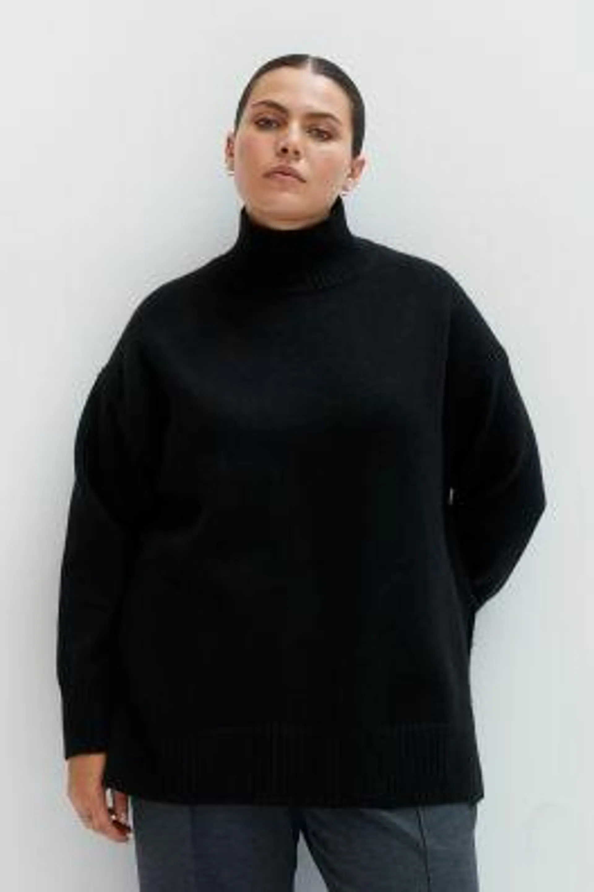 Oversized polo-neck jumper