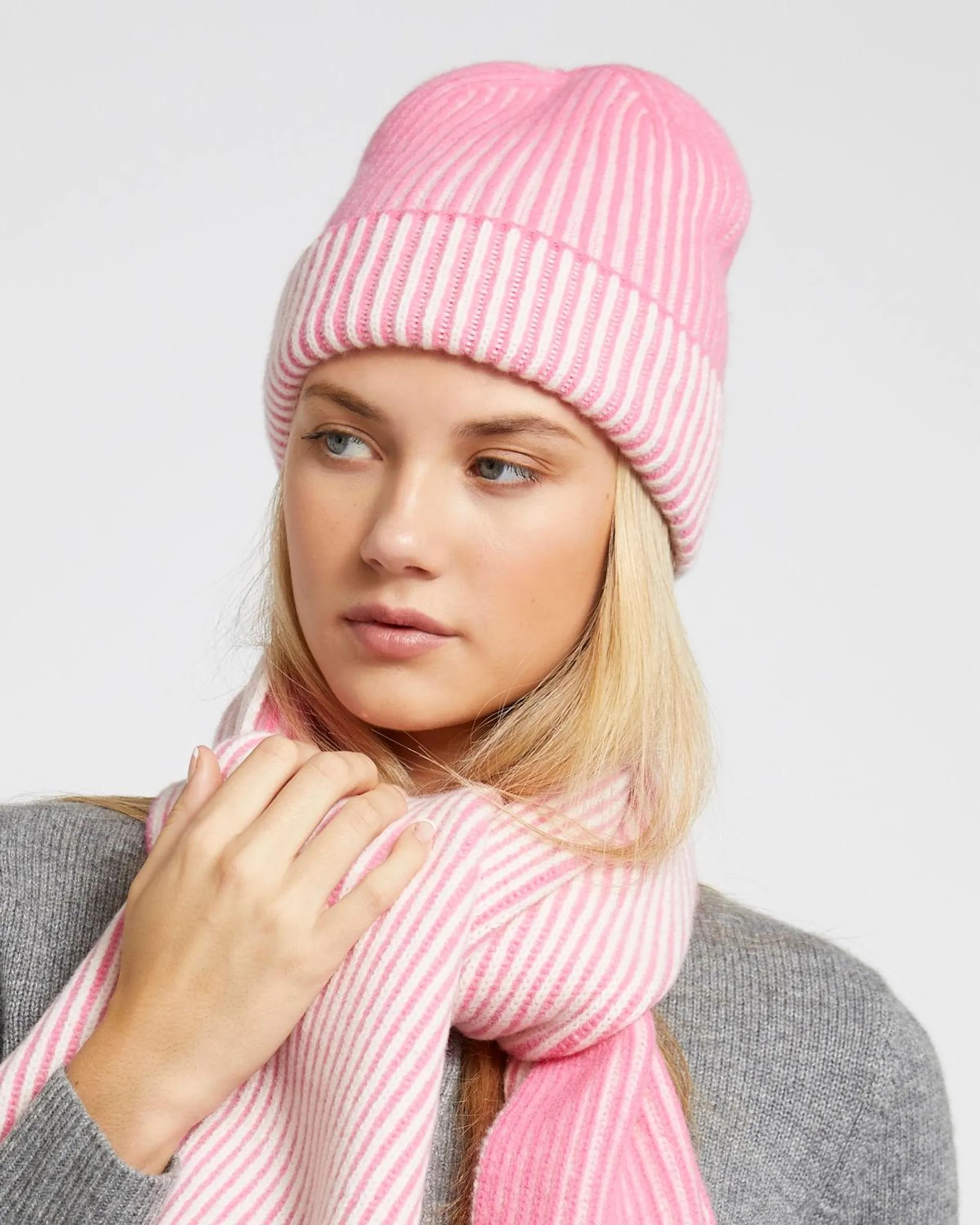 Carolyn Donnelly The Edit Contrast Cashmere Blend Hat