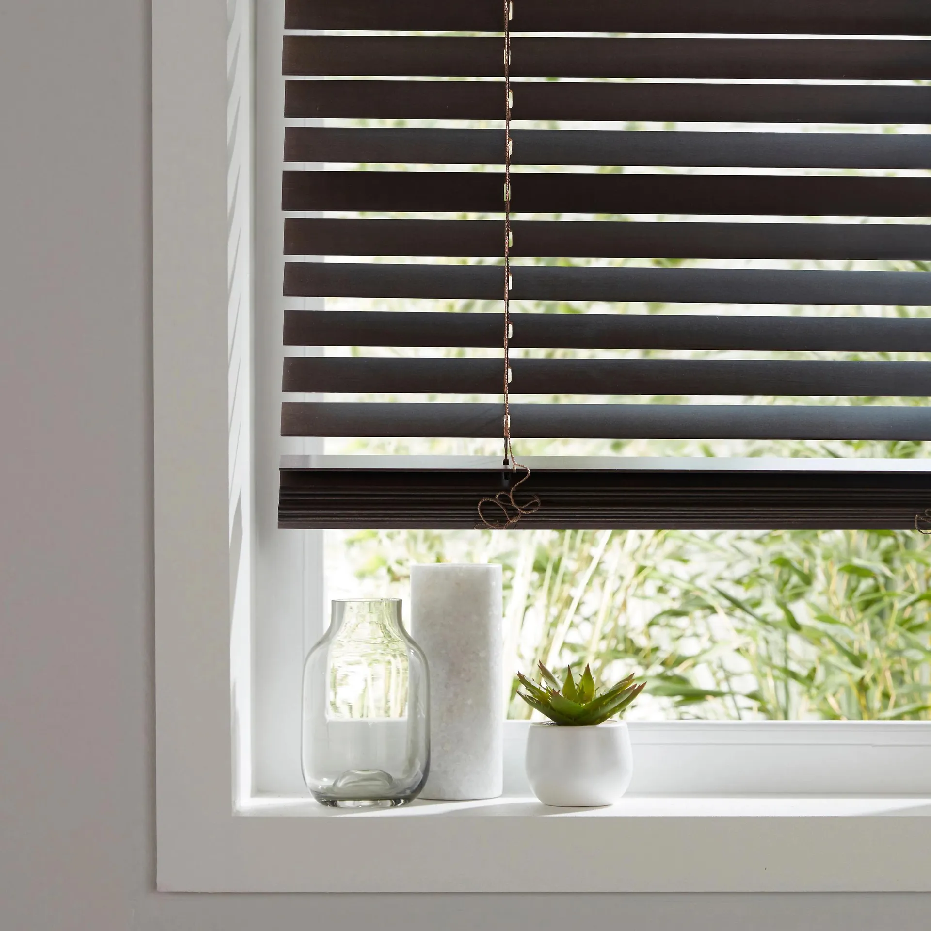 Cana Dark brown Basswood Venetian Blind (W)90cm (L)180cm