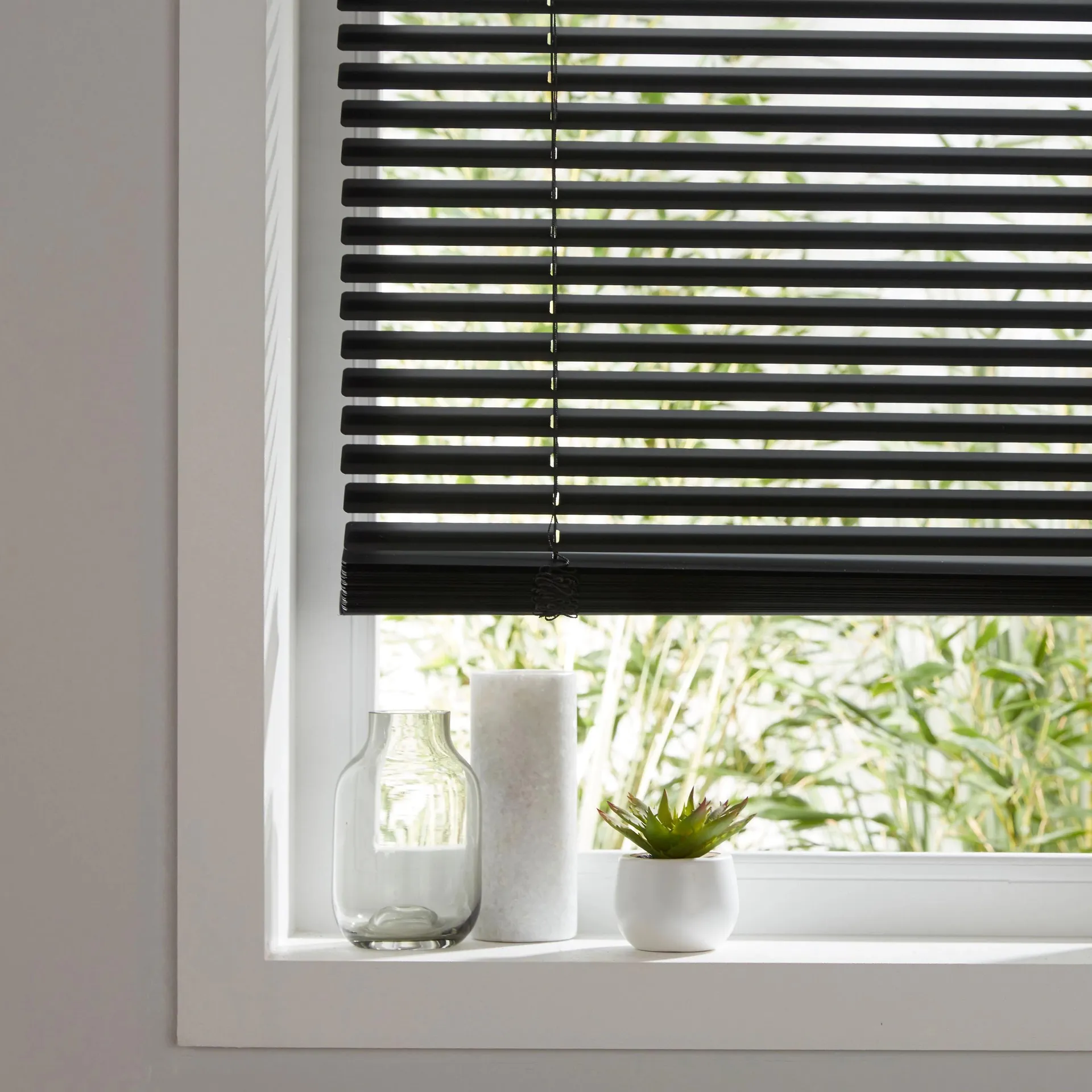 Studio Black Aluminium Venetian Blind (W)75cm (L)180cm