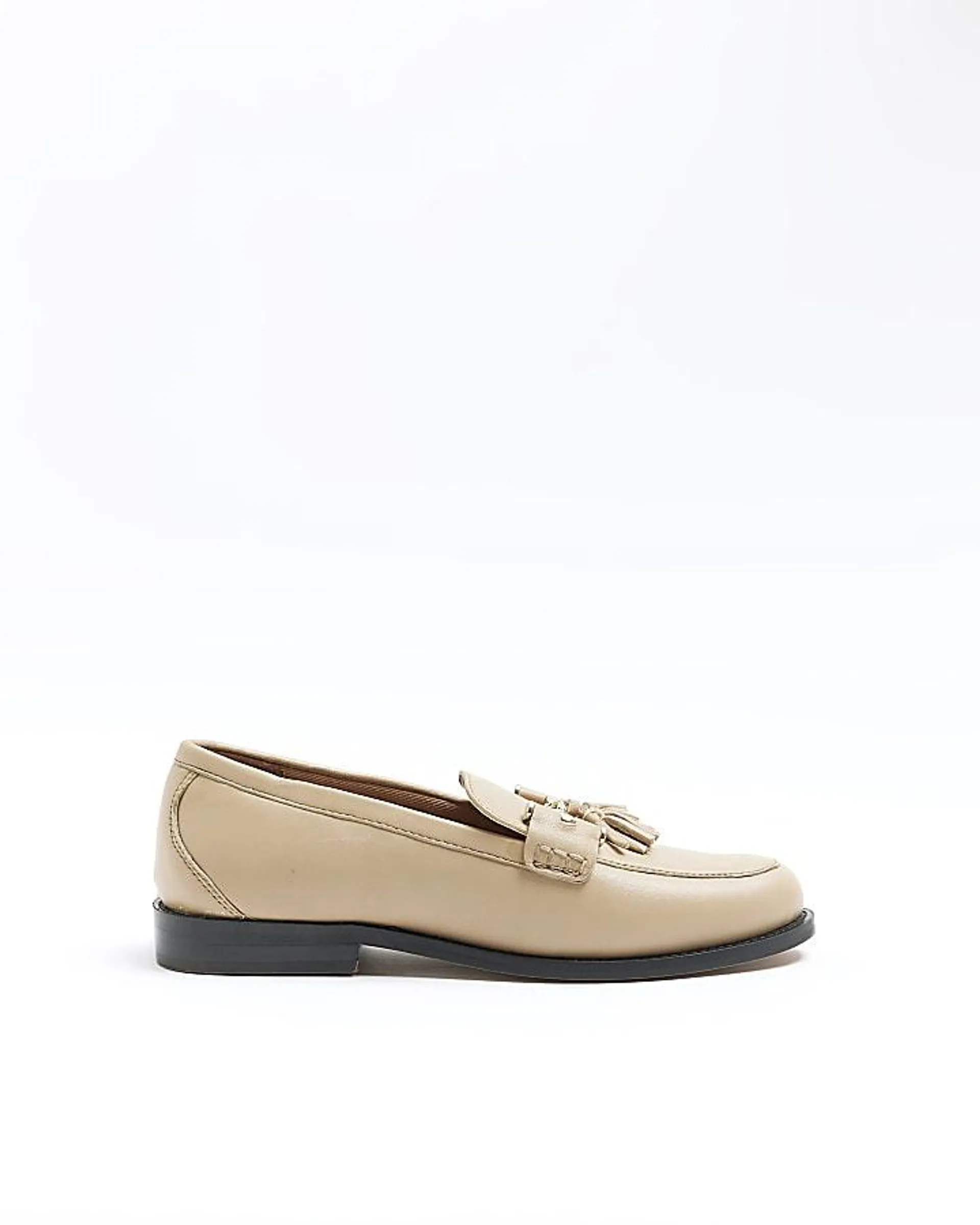 Beige tassel loafers