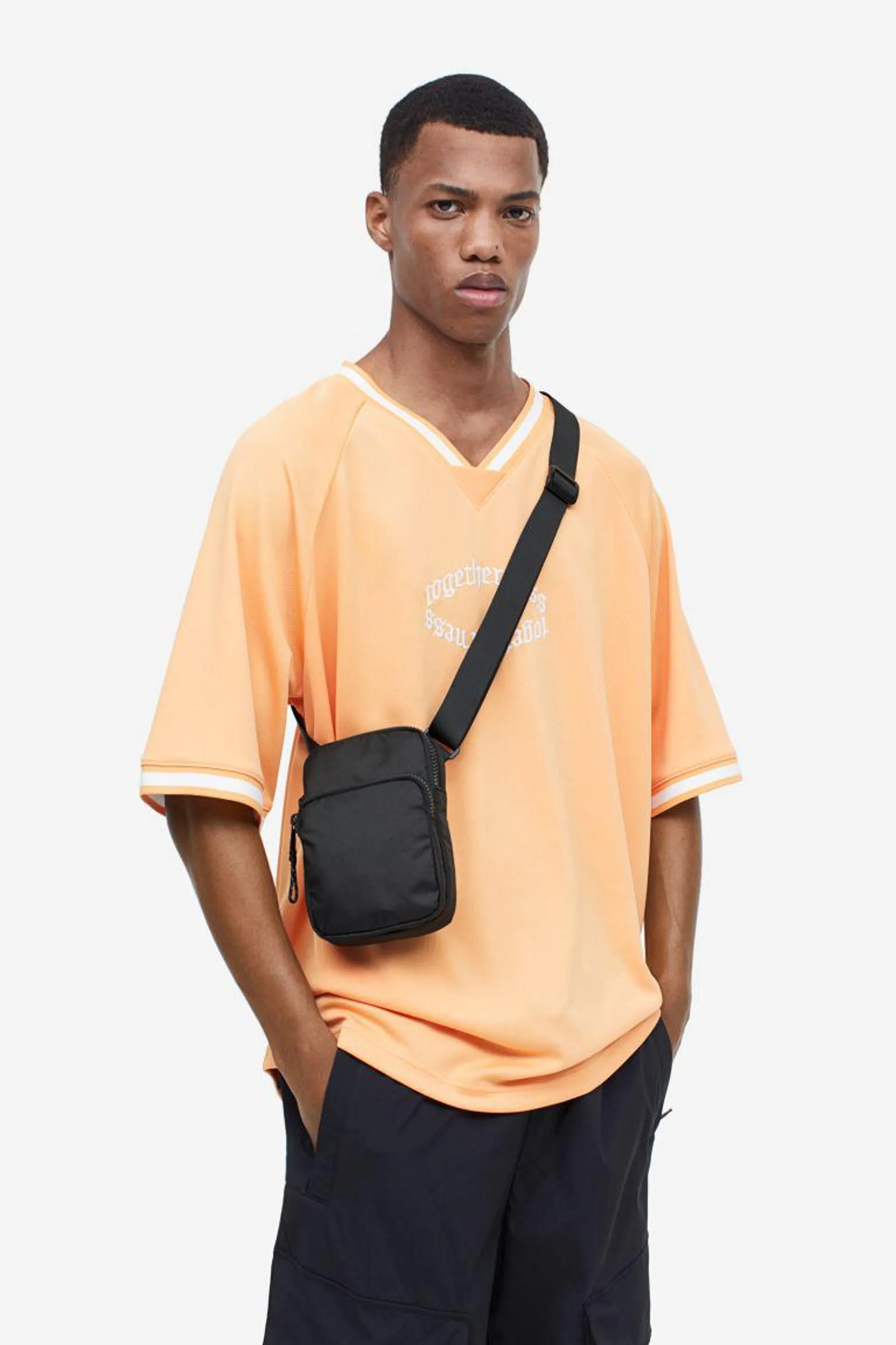 Small shoulder bag